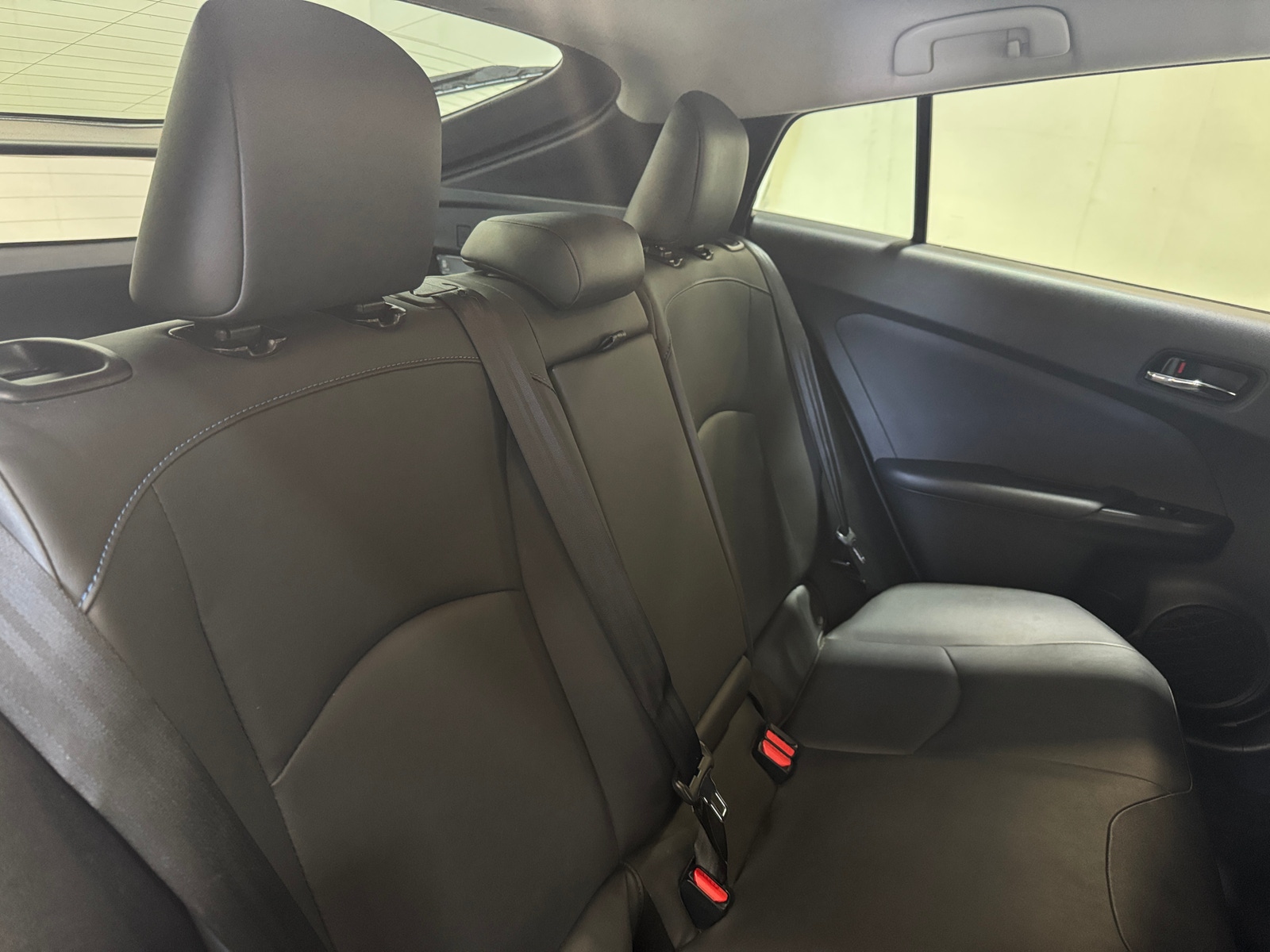 Thumbnail: 2016 Toyota Prius - 6