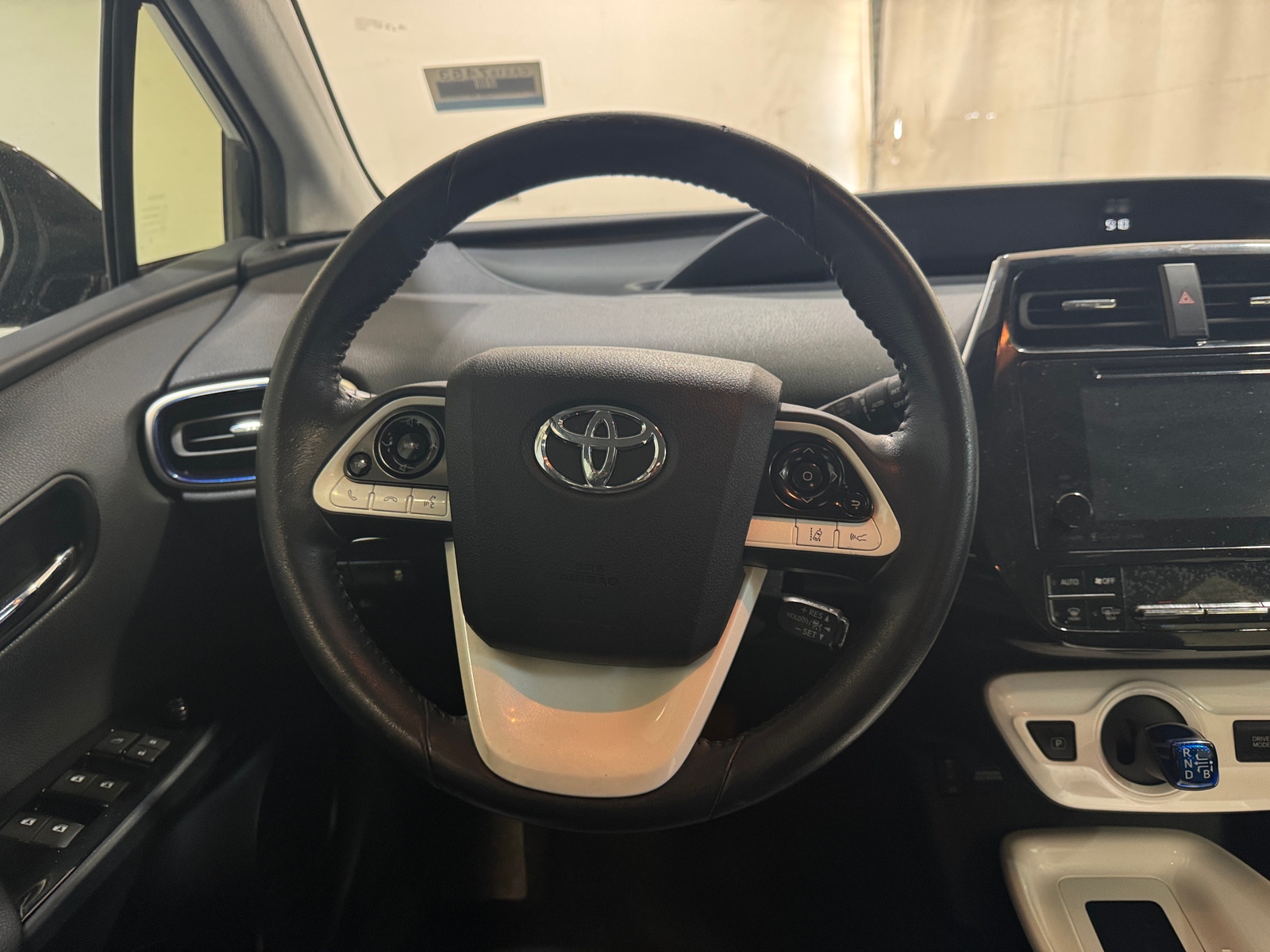 Thumbnail: 2016 Toyota Prius - 5