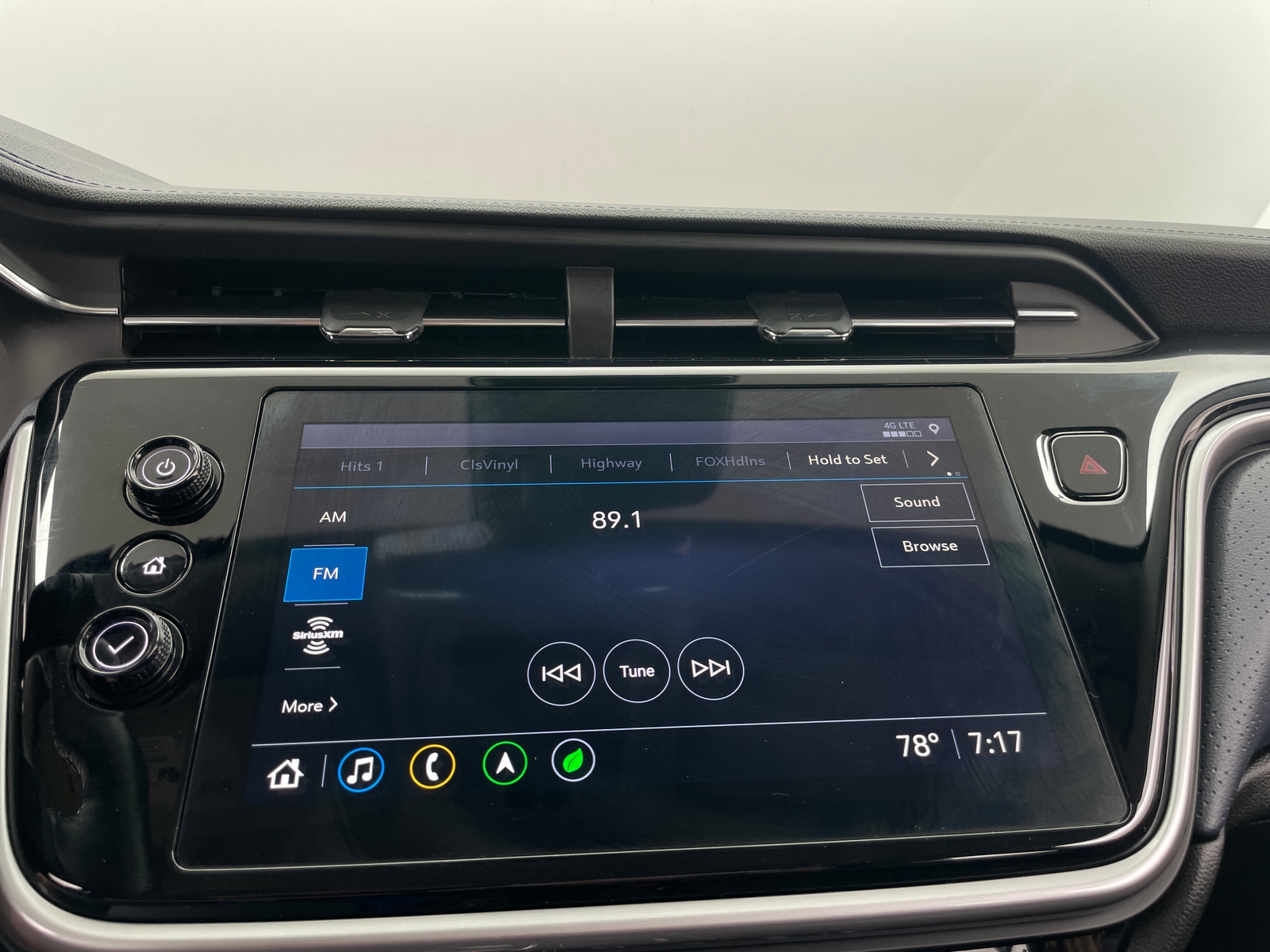 Thumbnail: 2022 Chevrolet Bolt EUV - 3