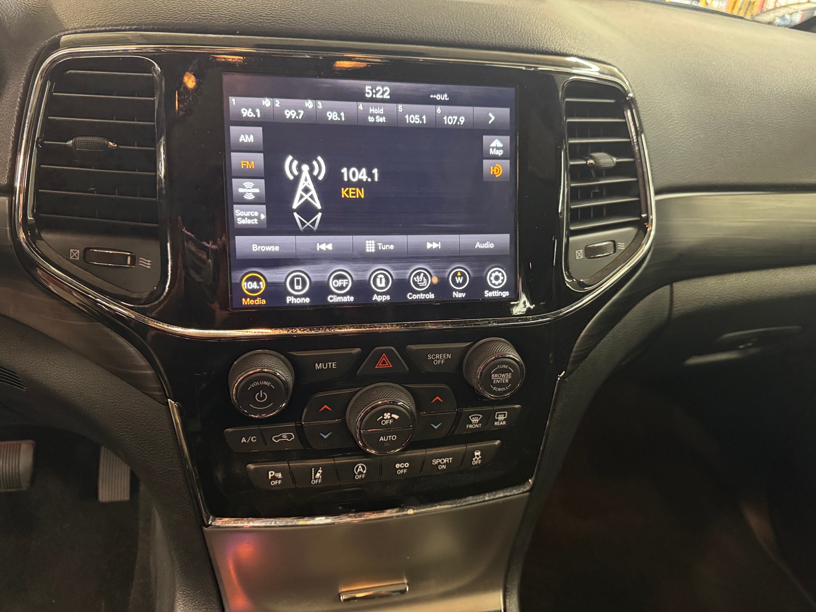 Thumbnail: 2021 Jeep Grand Cherokee - 4