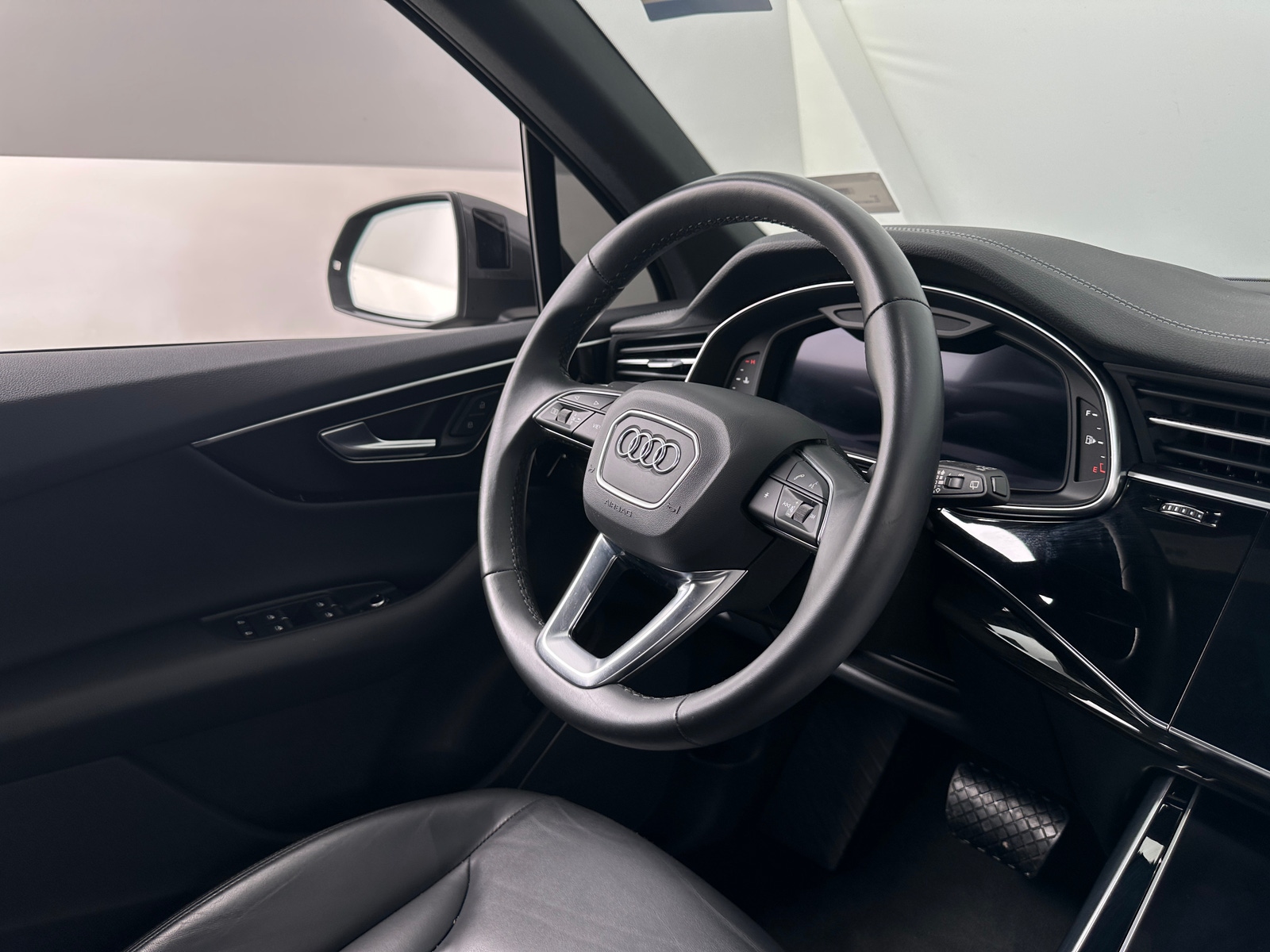Thumbnail: 2023 Audi Q7 - 4
