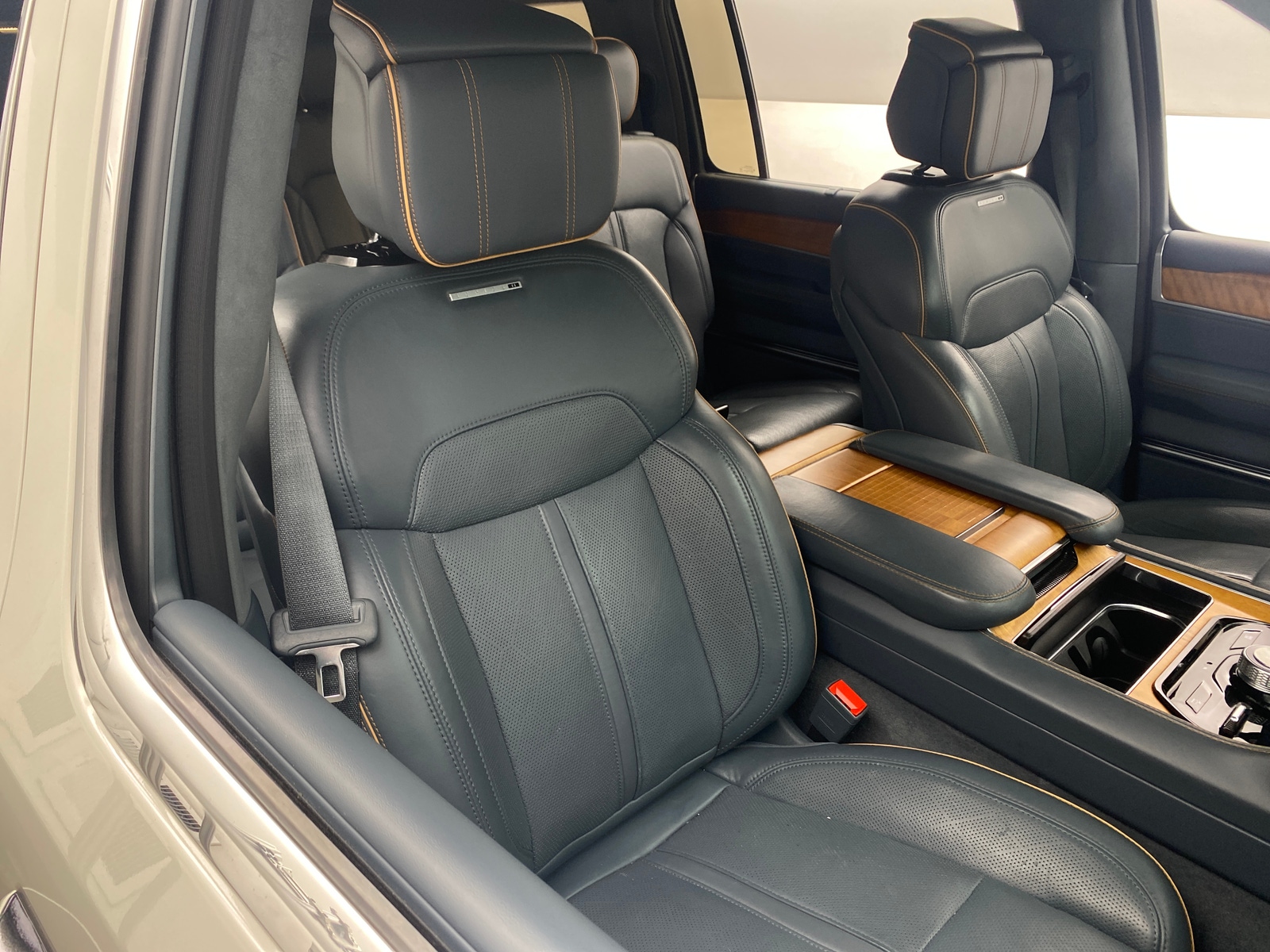 Thumbnail: 2022 Jeep Grand Wagoneer - 2