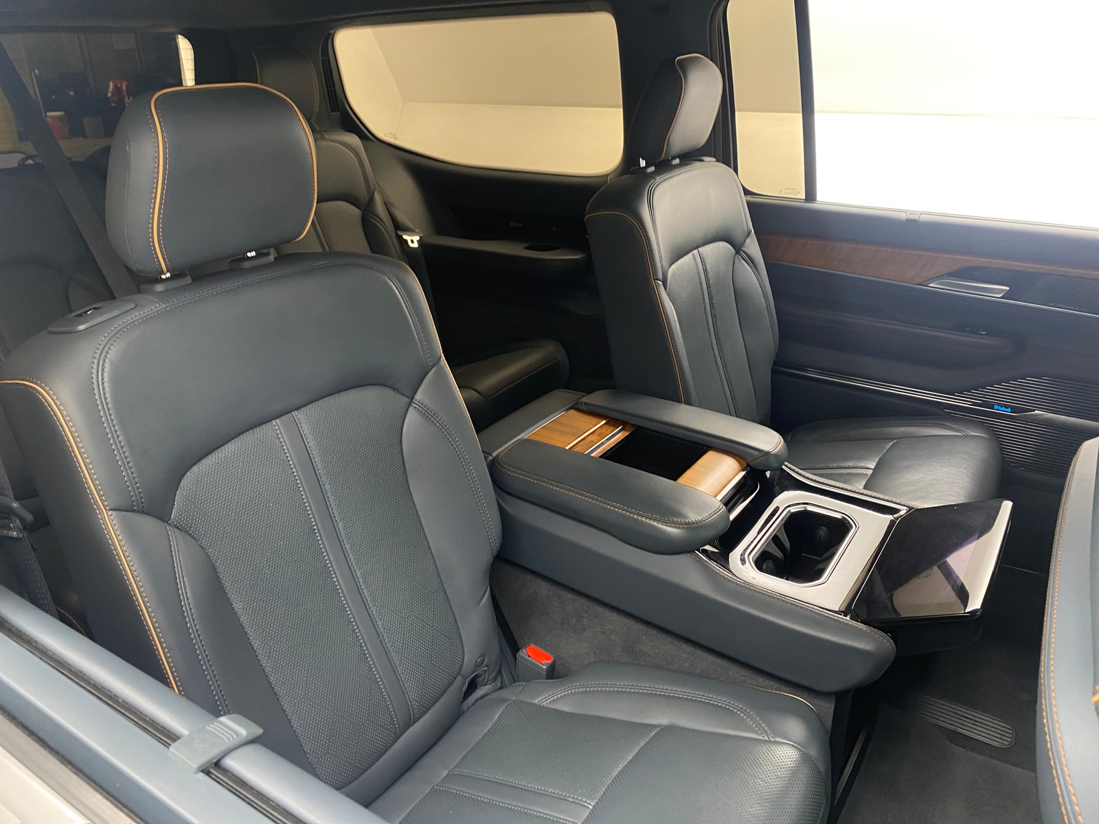 Thumbnail: 2022 Jeep Grand Wagoneer - 6