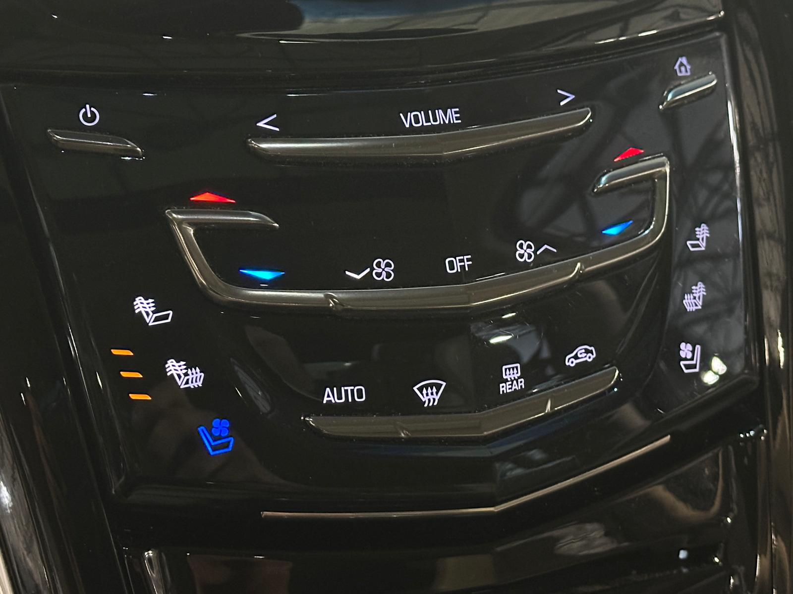 Thumbnail: 2018 Cadillac Escalade - 3