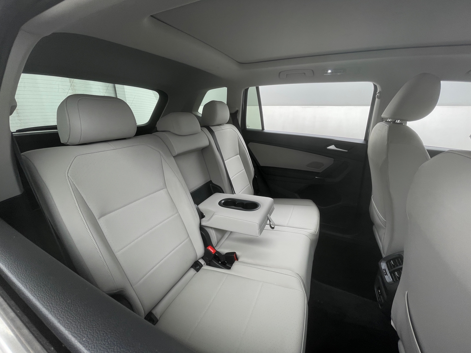 Thumbnail: 2020 Volkswagen Tiguan - 5