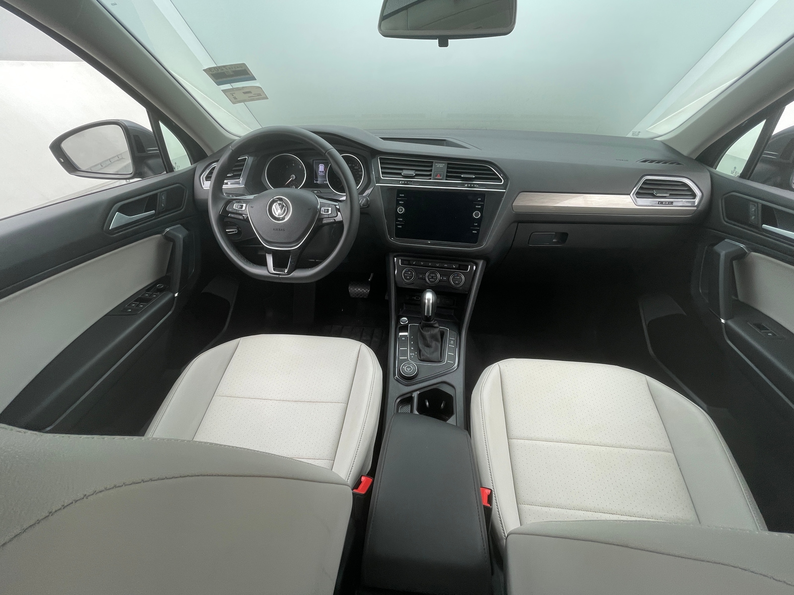 Thumbnail: 2020 Volkswagen Tiguan - 2