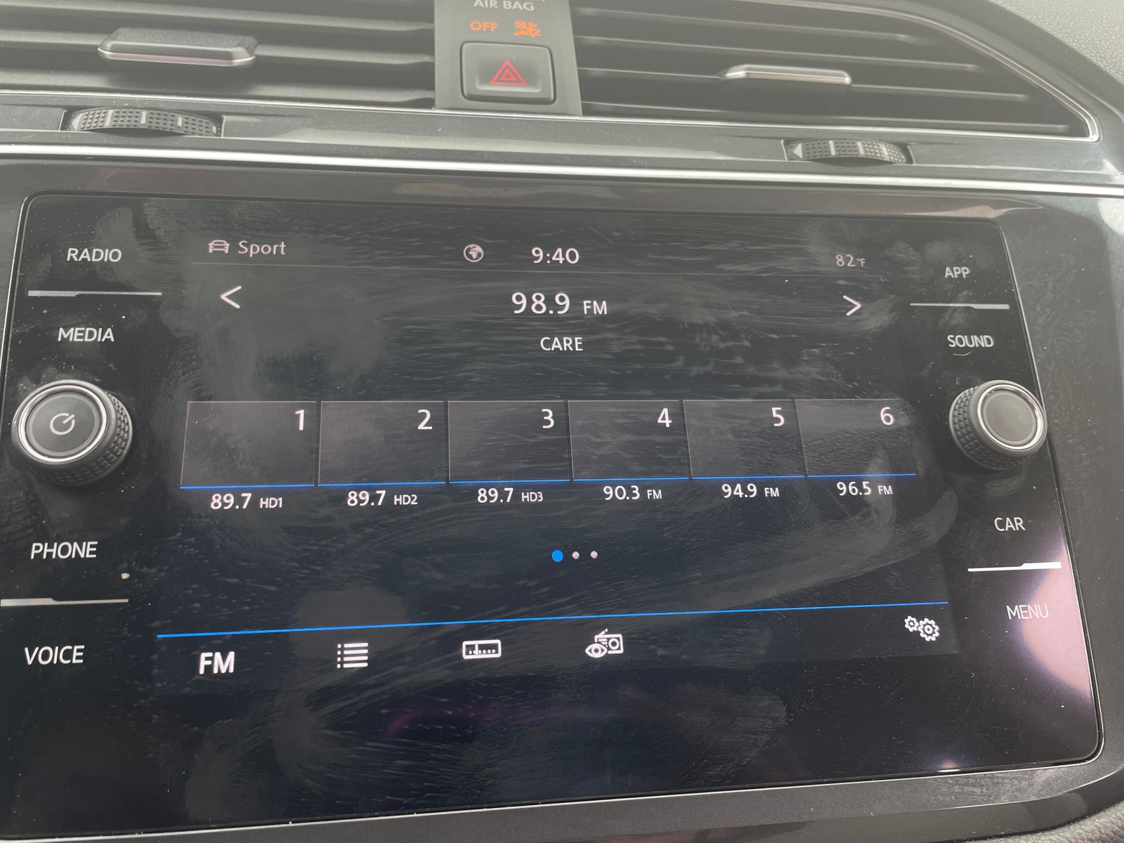 Thumbnail: 2020 Volkswagen Tiguan - 3