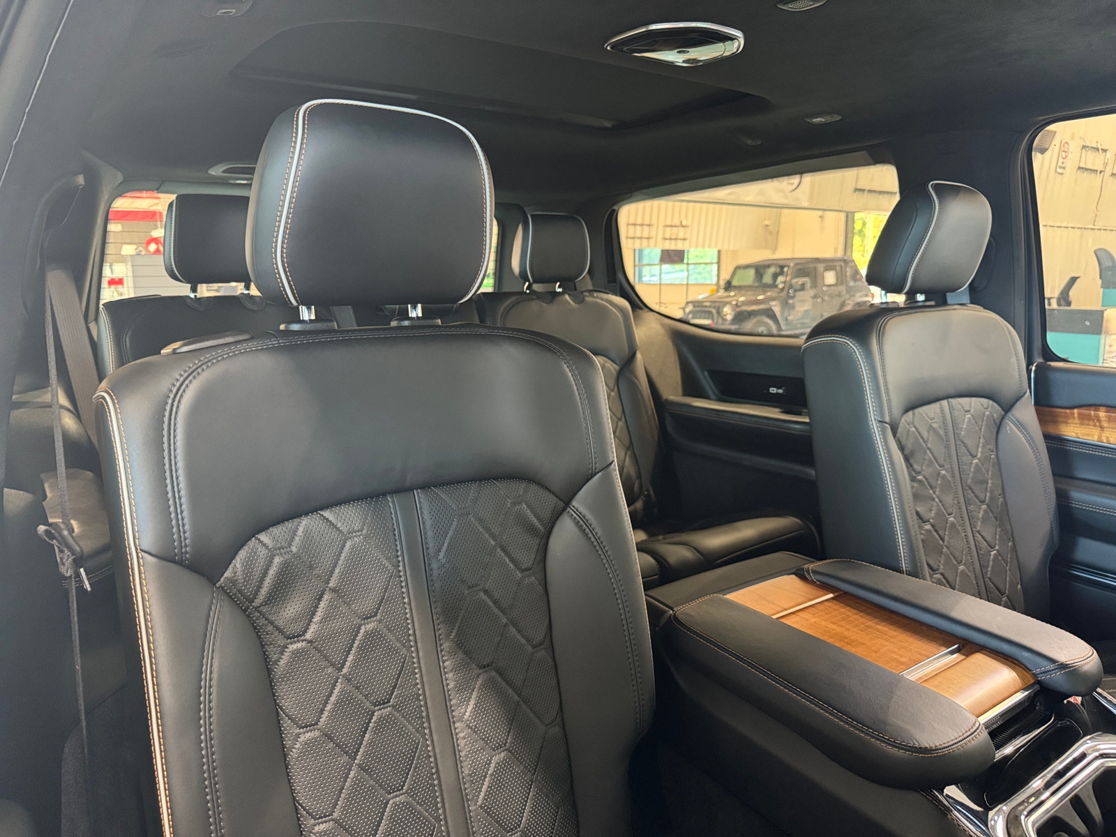 Thumbnail: 2022 Jeep Grand Wagoneer - 5