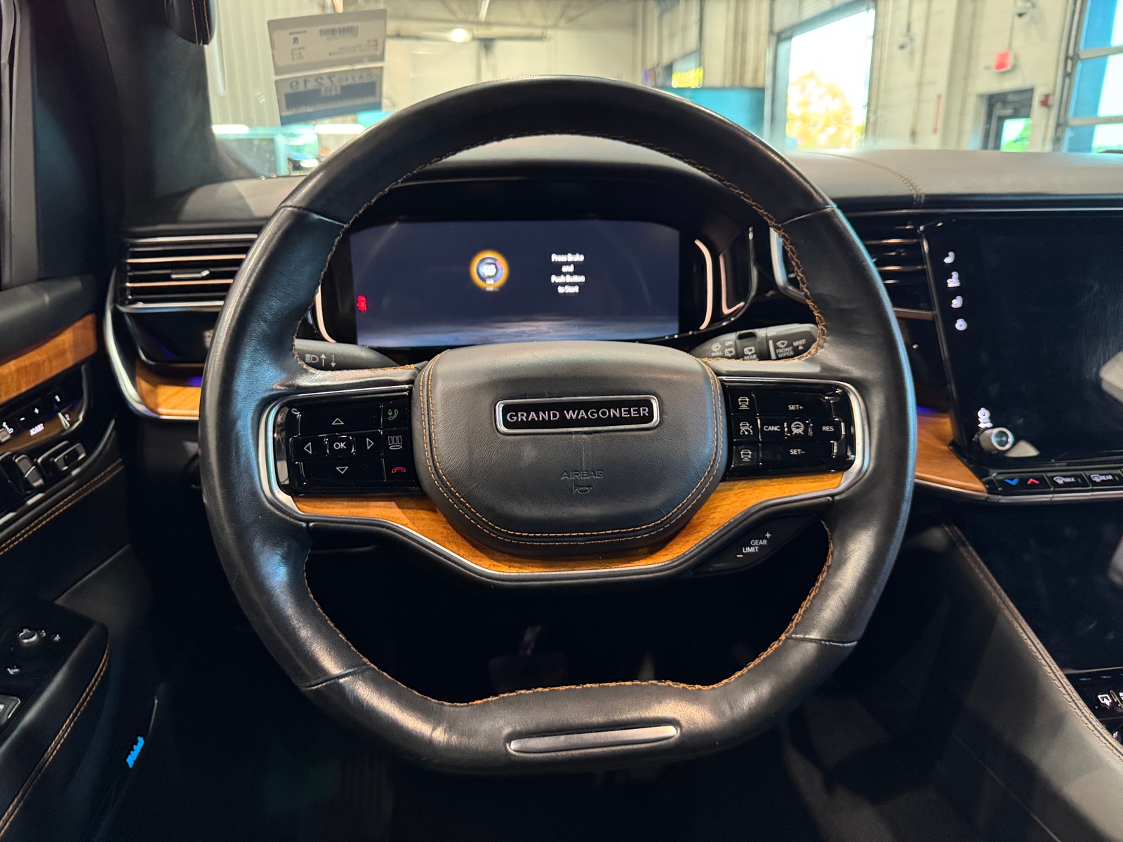 Thumbnail: 2022 Jeep Grand Wagoneer - 4