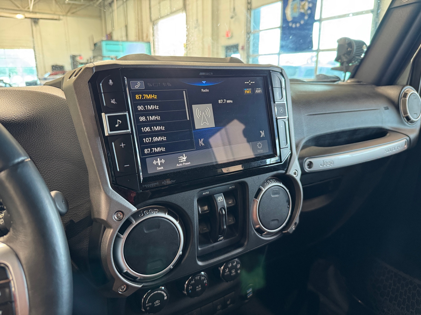 Thumbnail: 2016 Jeep Wrangler - 3