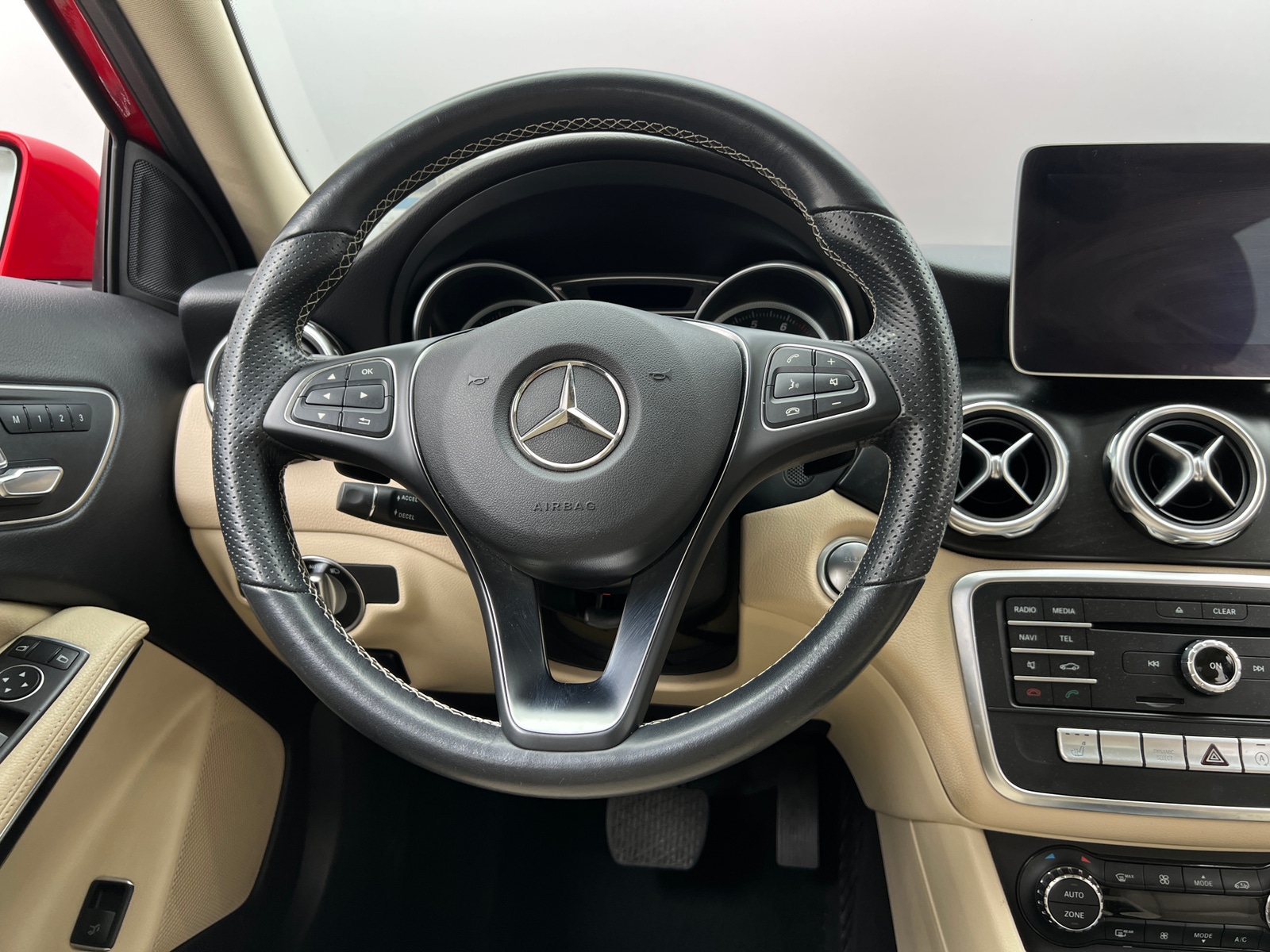 Thumbnail: 2019 Mercedes-Benz GLA - 4