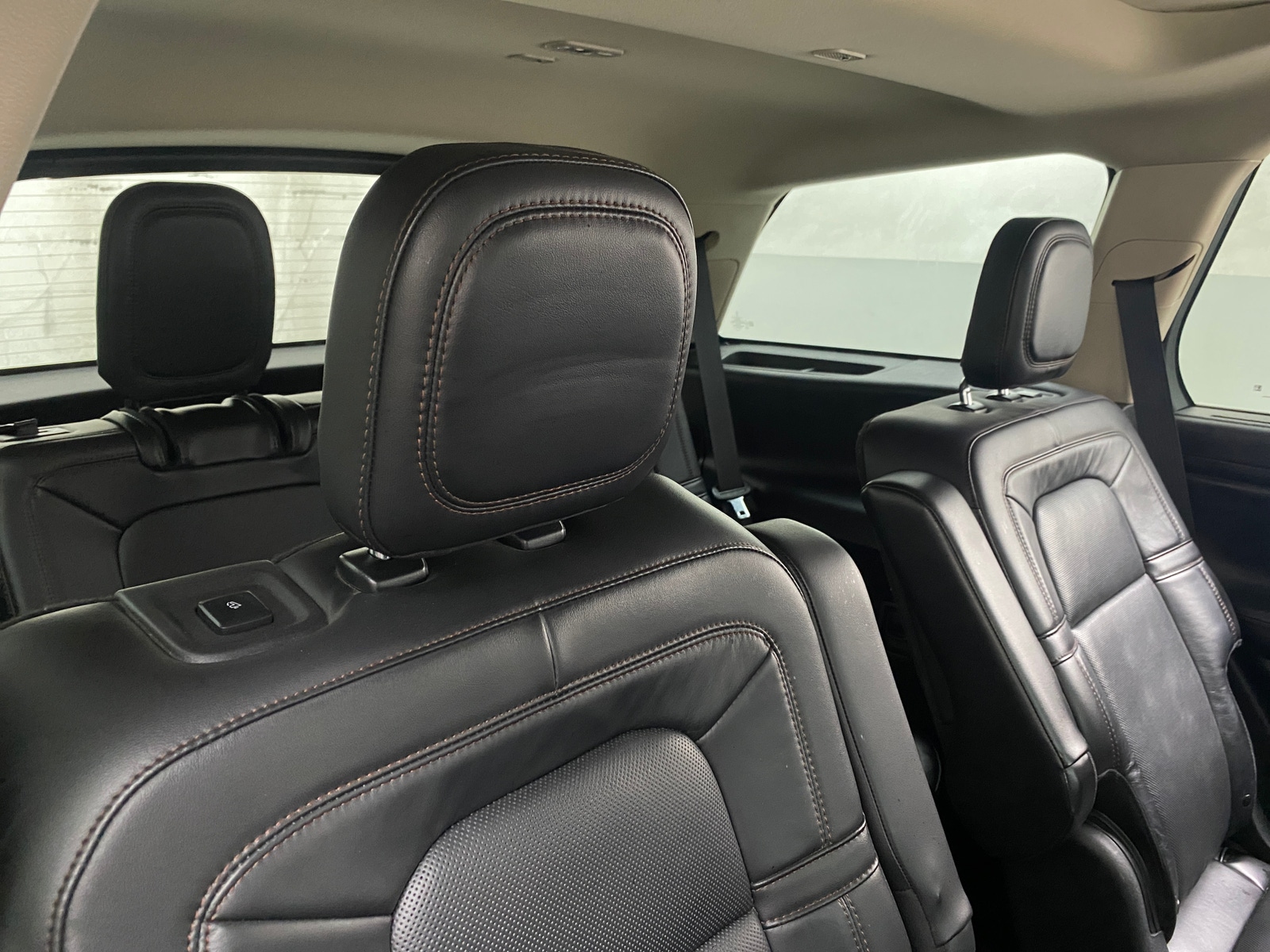 Thumbnail: 2022 Lincoln Aviator - 5