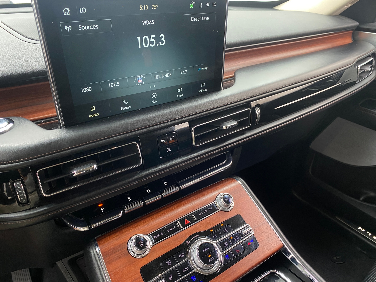 Thumbnail: 2022 Lincoln Aviator - 3