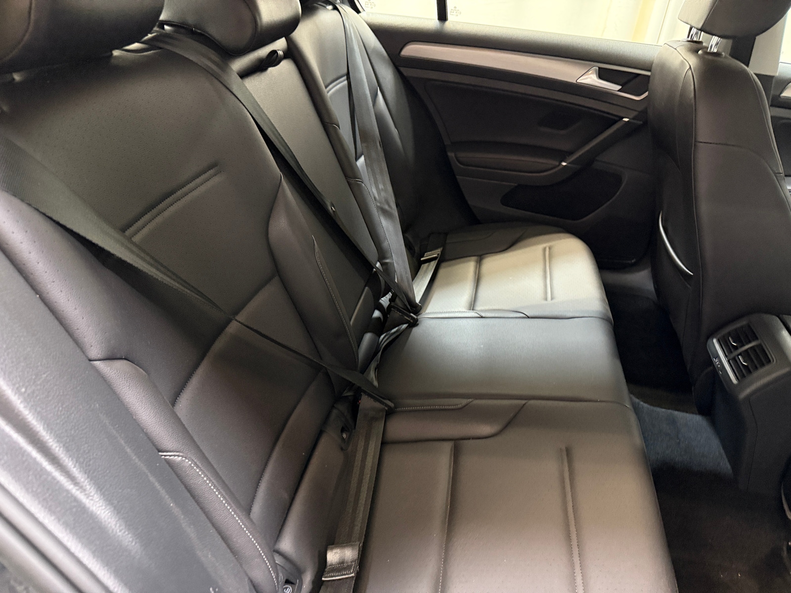 Thumbnail: 2015 Volkswagen Golf - 5