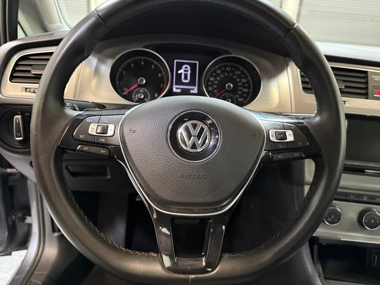 Thumbnail: 2015 Volkswagen Golf - 4
