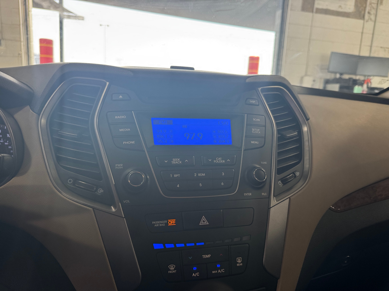 Thumbnail: 2016 Hyundai Santa Fe - 4