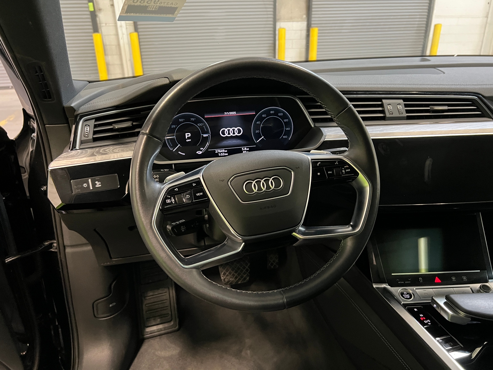 Thumbnail: 2022 Audi e-tron - 4