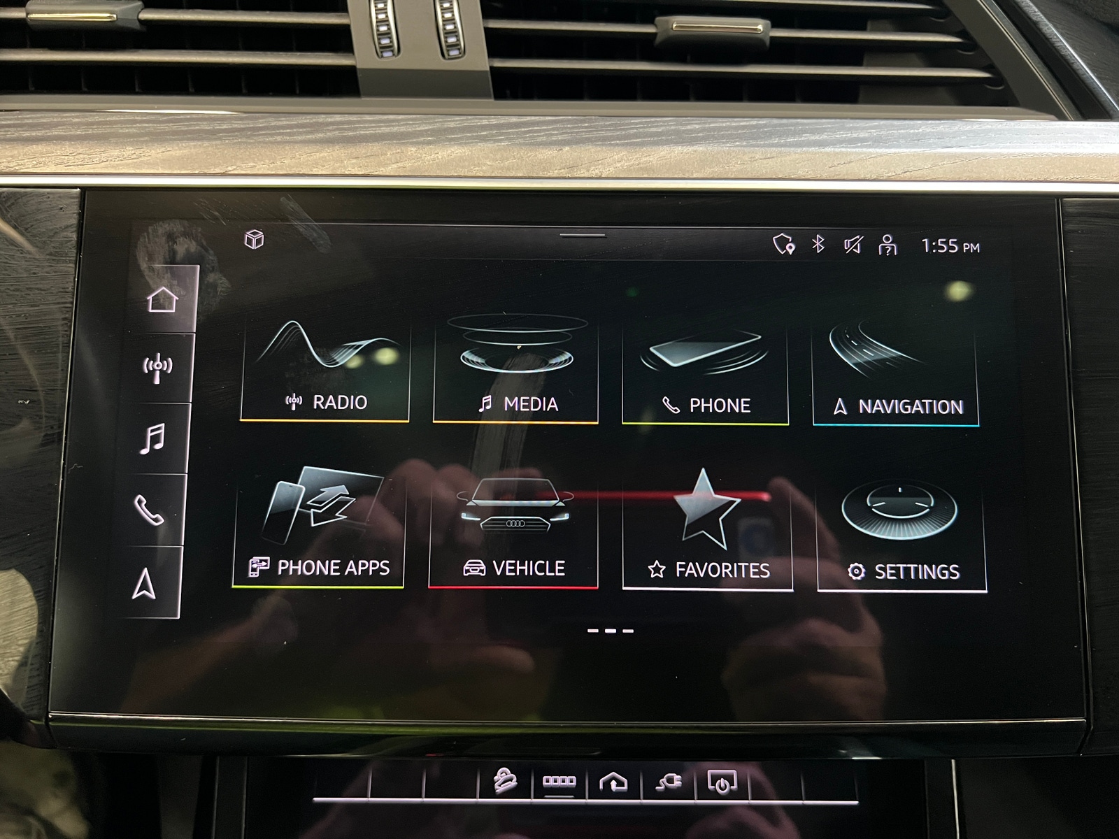 Thumbnail: 2022 Audi e-tron - 3