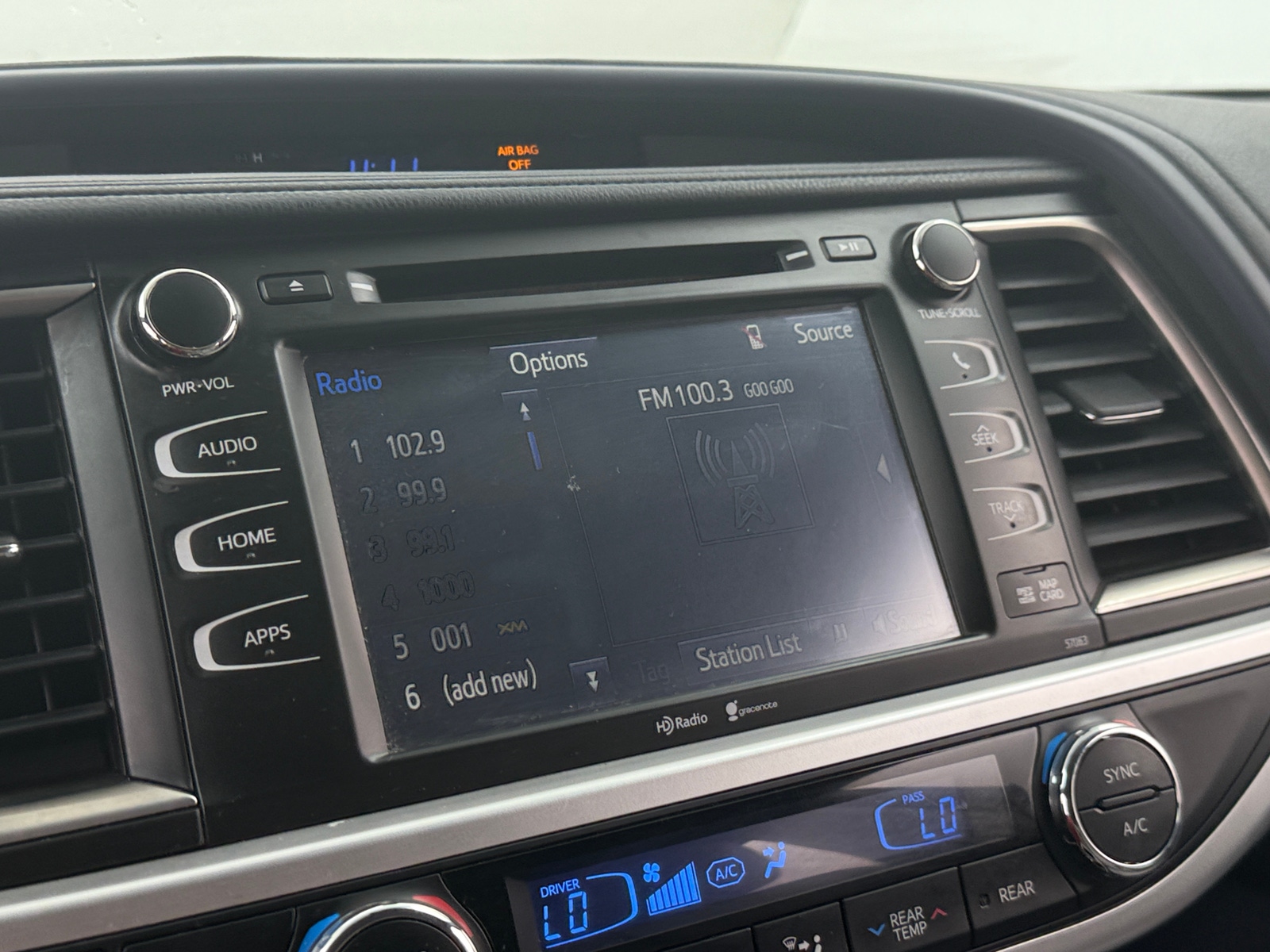 Thumbnail: 2015 Toyota Highlander - 3