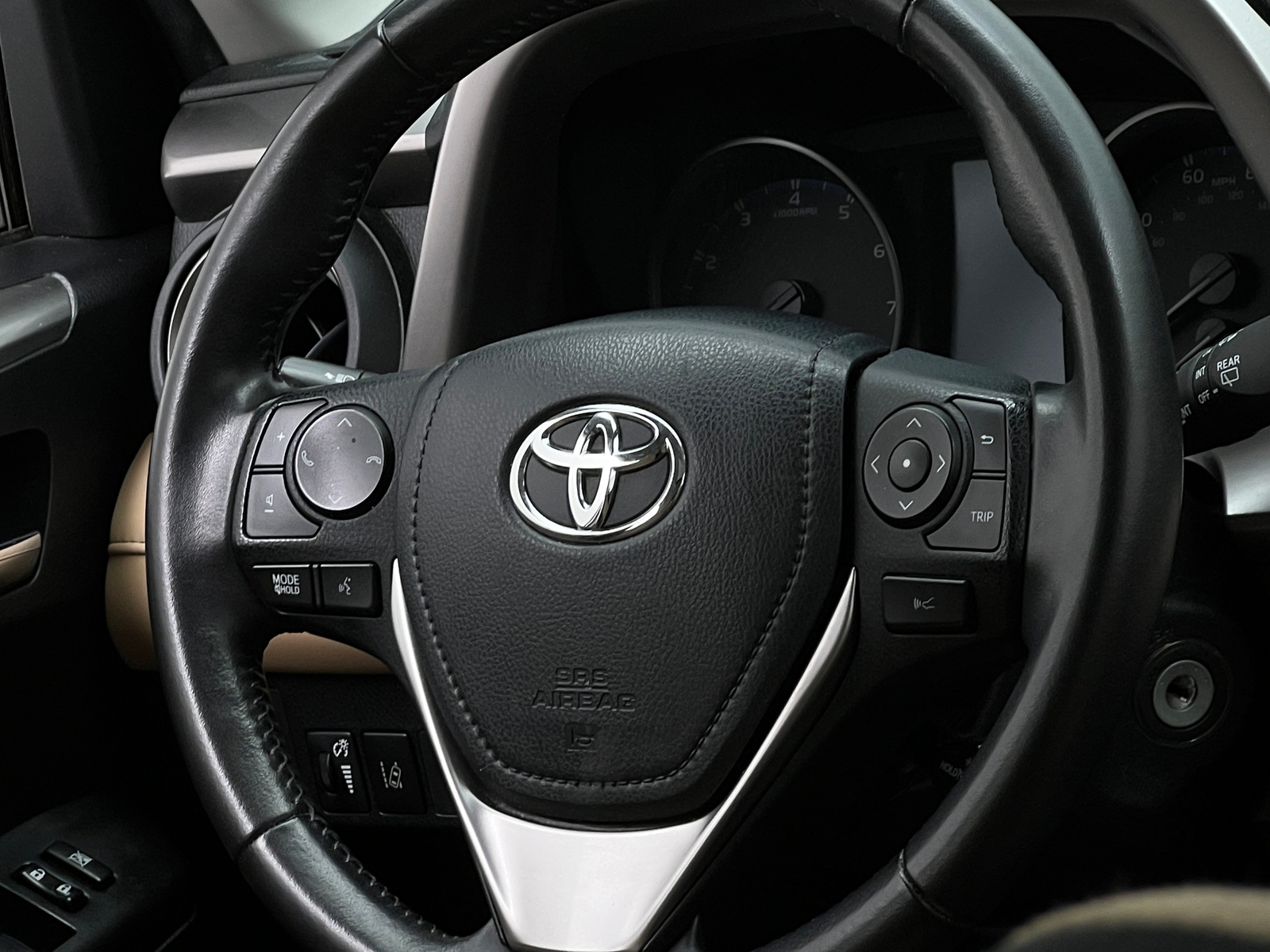 Thumbnail: 2017 Toyota RAV4 - 5