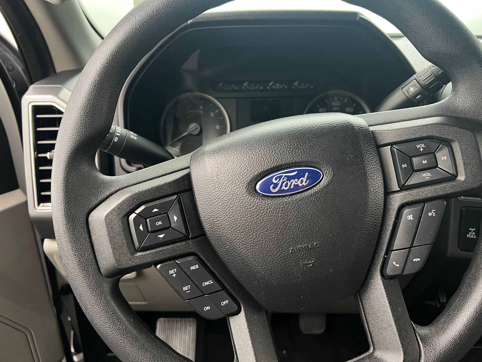 Thumbnail: 2019 Ford Econoline - 5