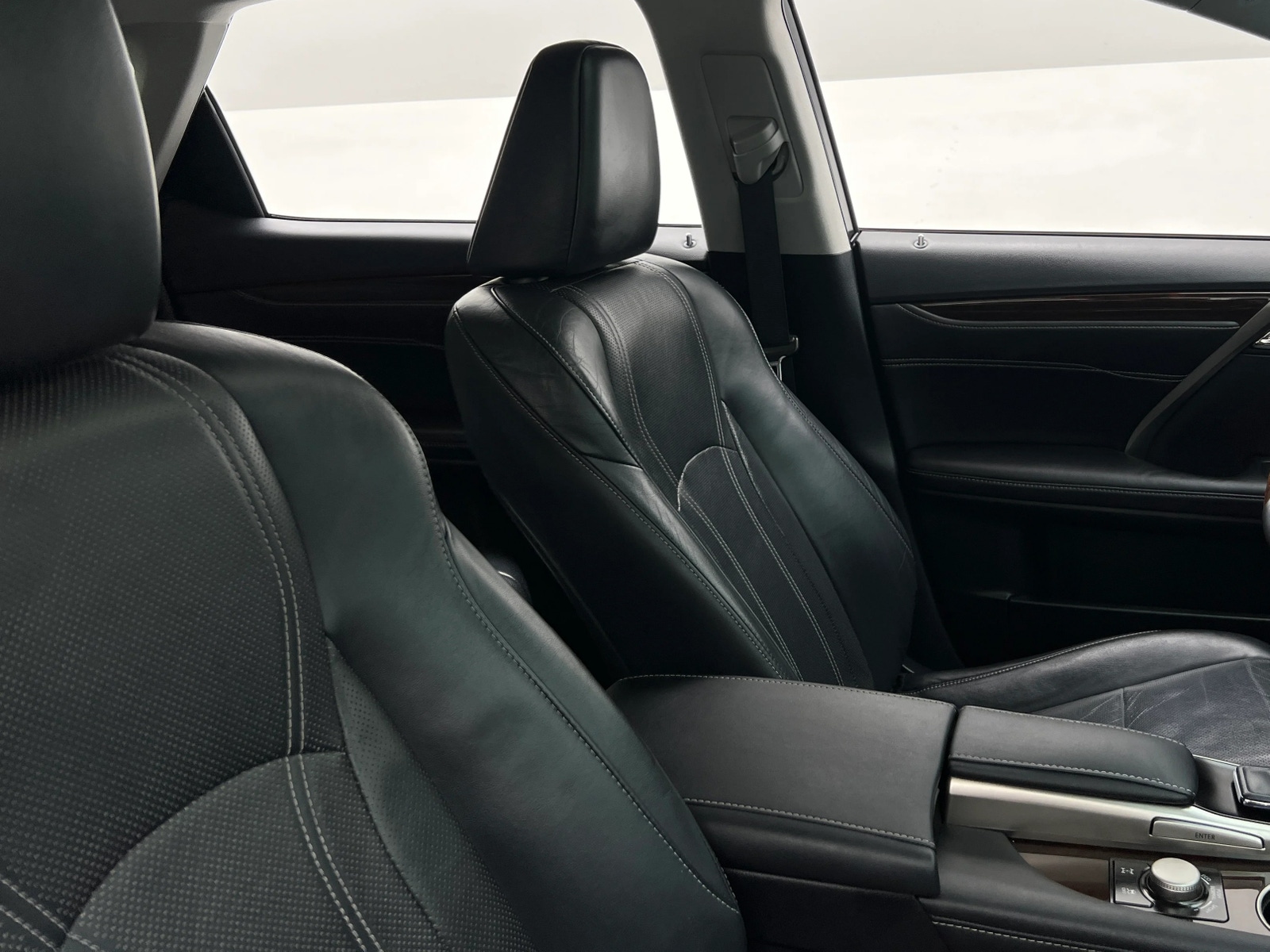 Thumbnail: 2016 Lexus RX - 2