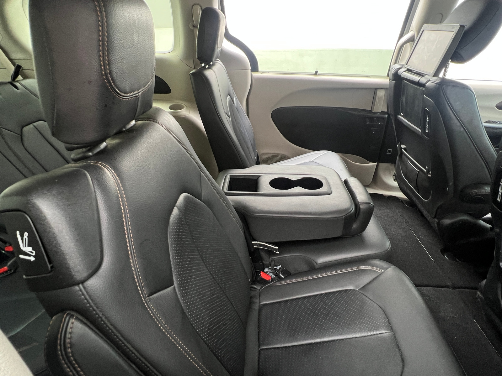 Thumbnail: 2017 Chrysler Pacifica - 5