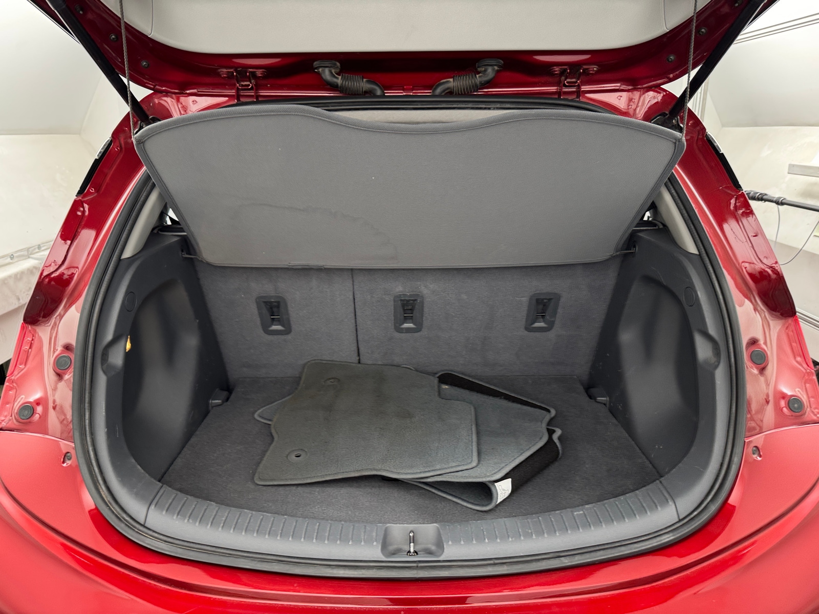 Thumbnail: 2020 Chevrolet Bolt EV - 6