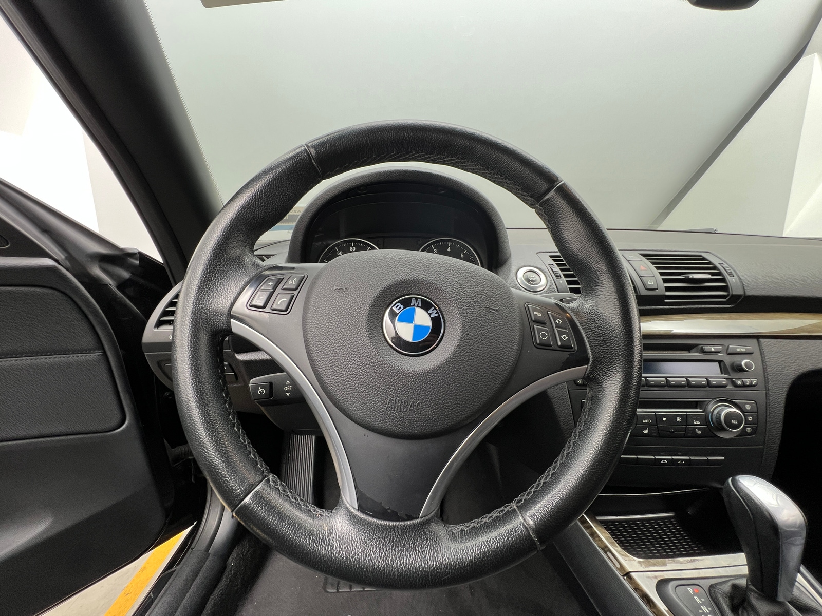 Thumbnail: 2011 BMW 1 Series - 4