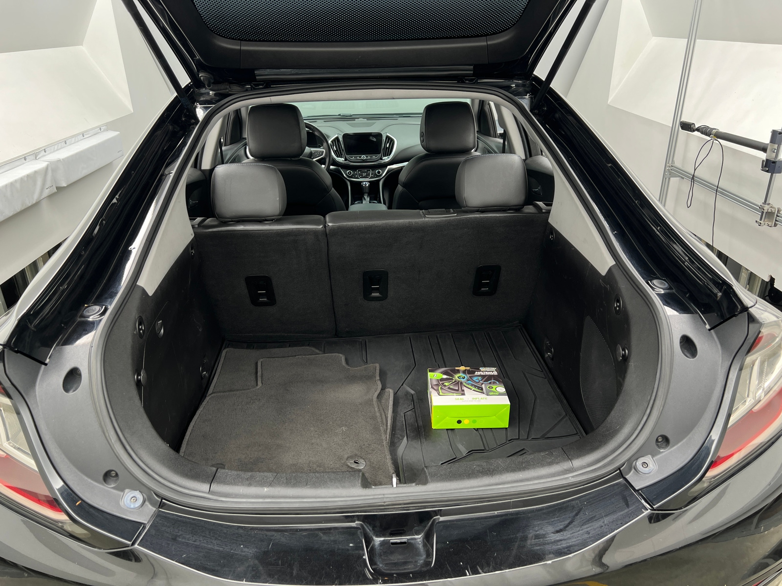 Thumbnail: 2018 Chevrolet Volt - 6