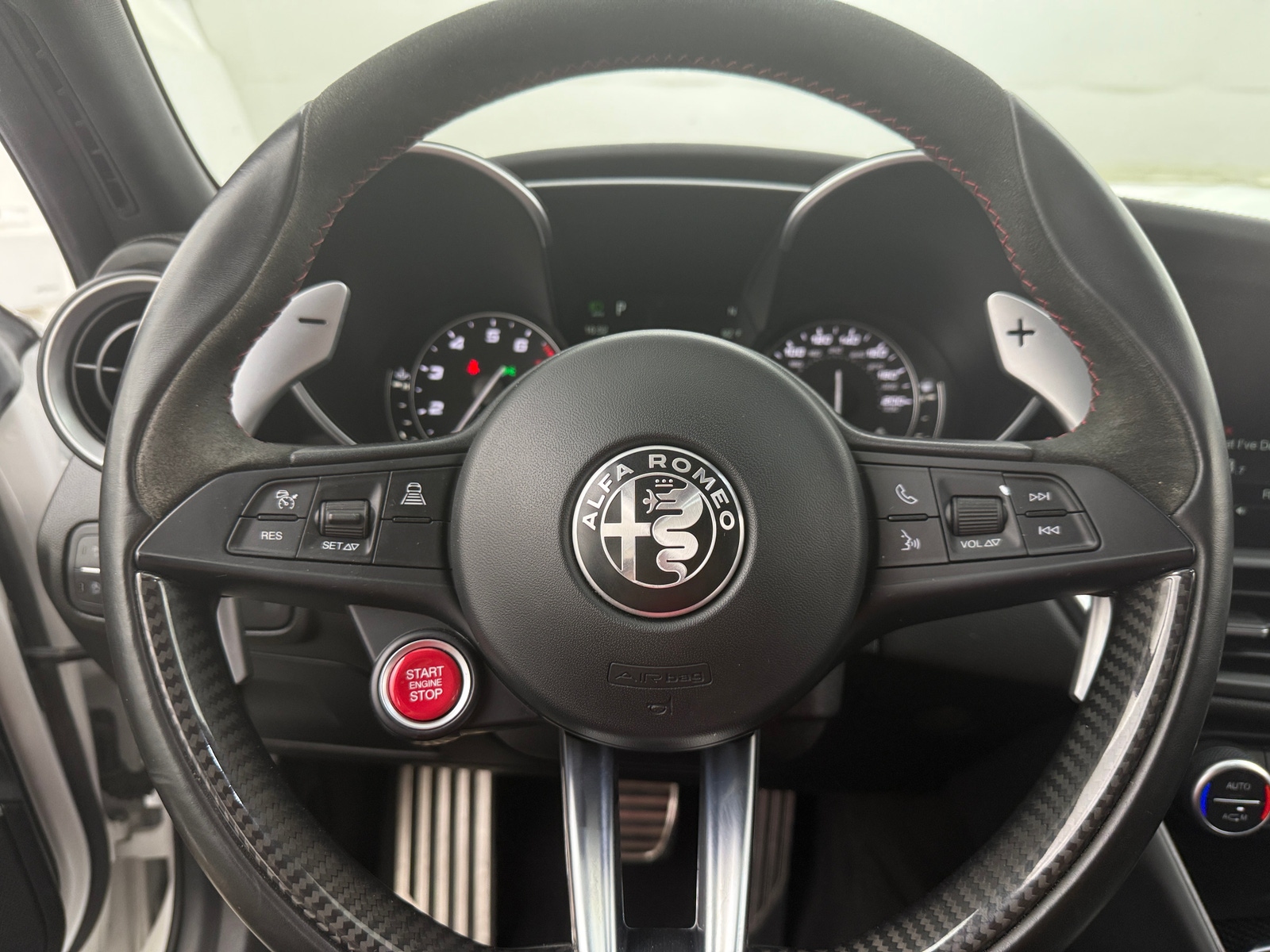 Thumbnail: 2018 Alfa Romeo Giulia - 4