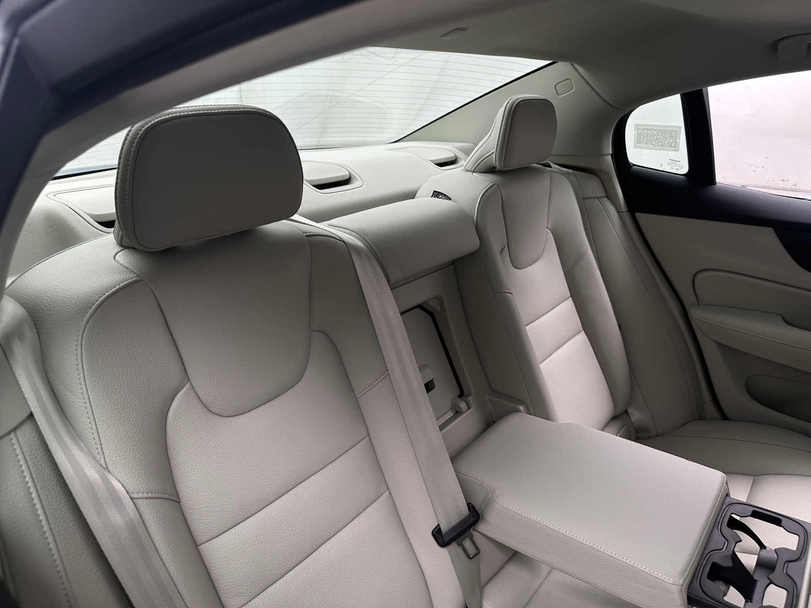 Thumbnail: 2024 Volvo S60 - 5