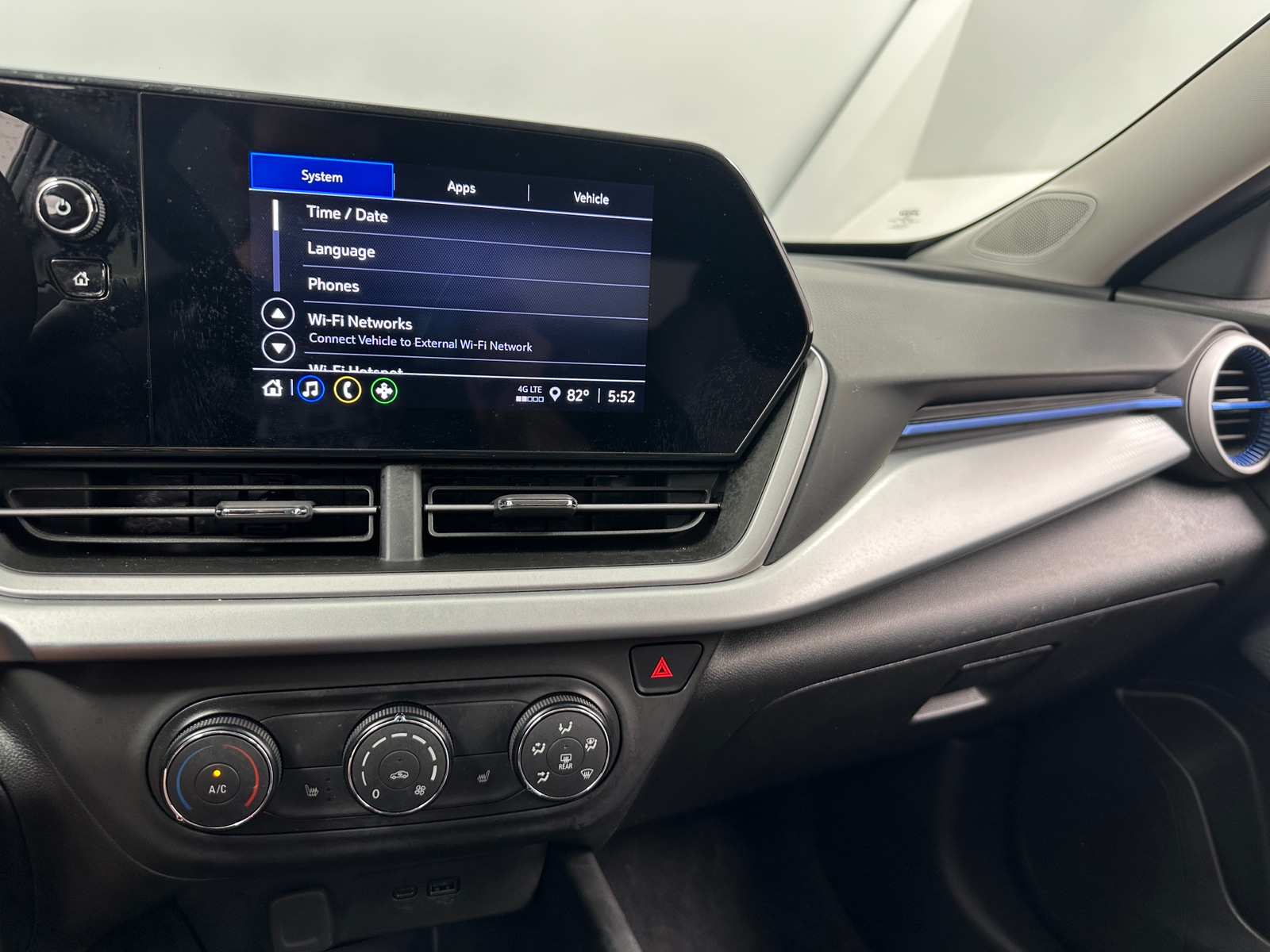 Thumbnail: 2025 Chevrolet Trax - 4