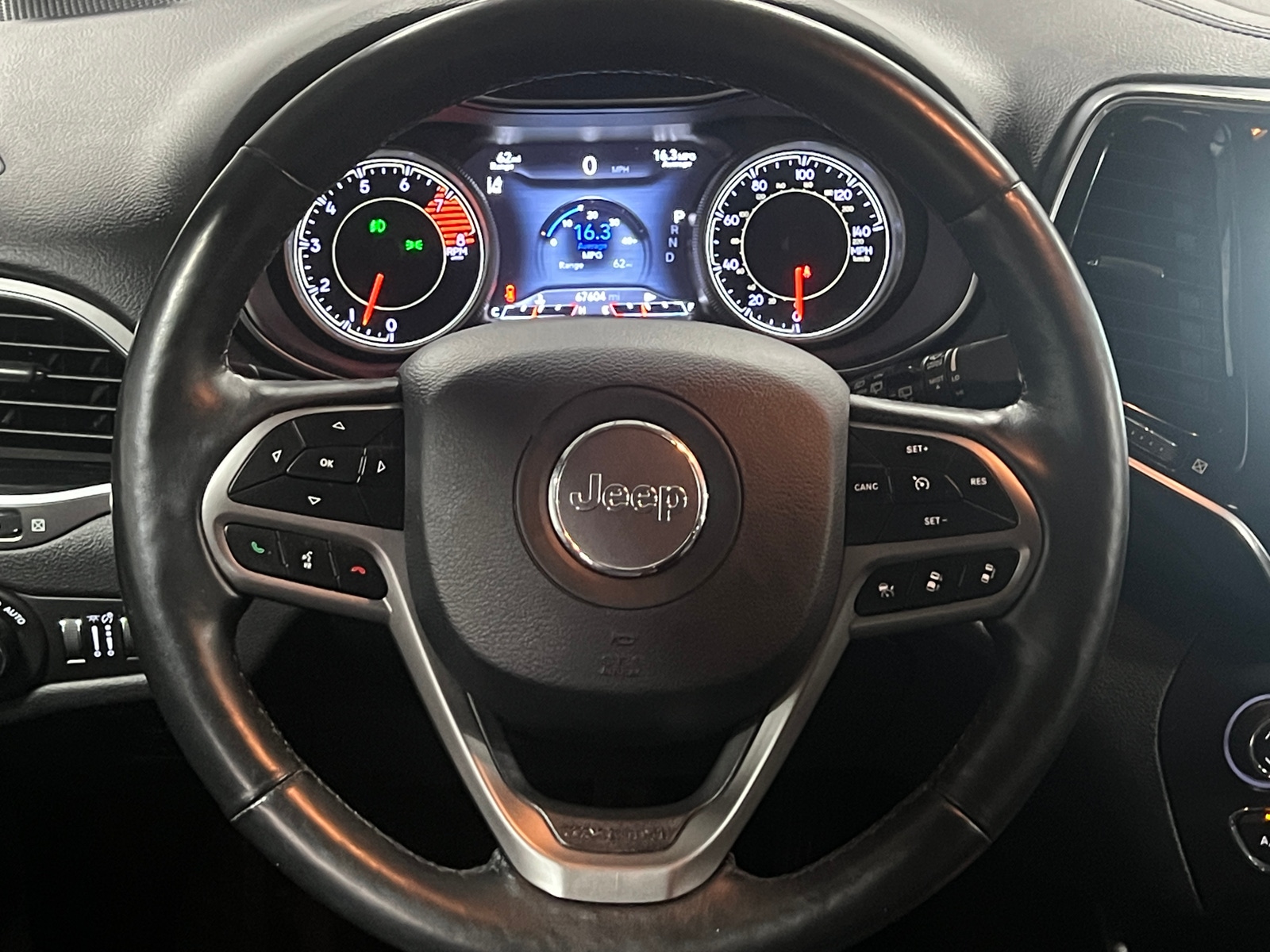 Thumbnail: 2019 Jeep Cherokee - 4