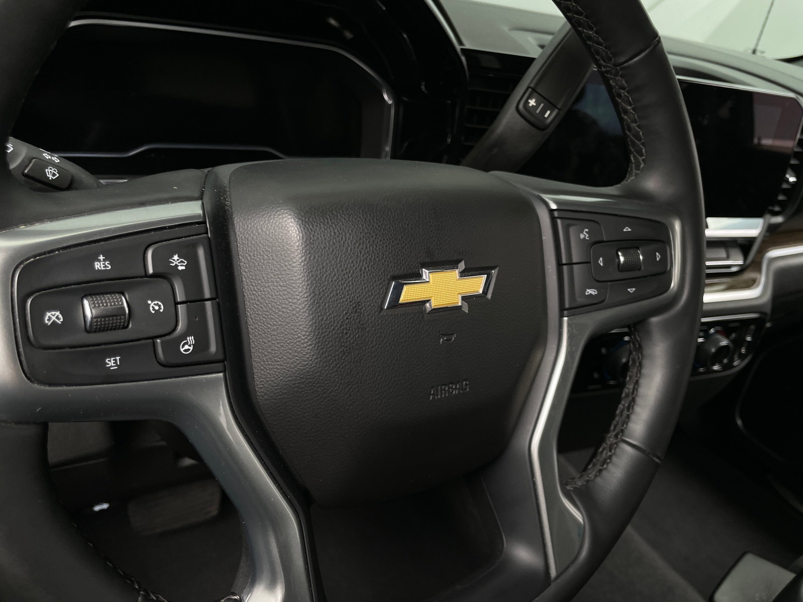 Thumbnail: 2023 Chevrolet Silverado 1500 - 5