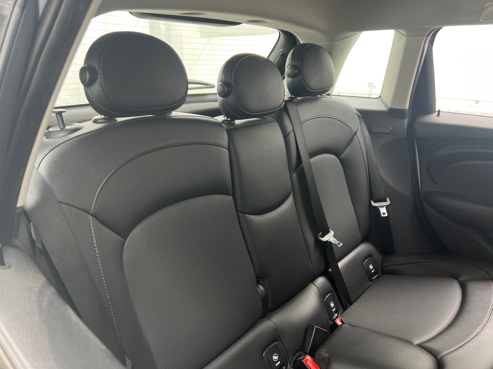 Thumbnail: 2016 MINI Cooper Hardtop - 5