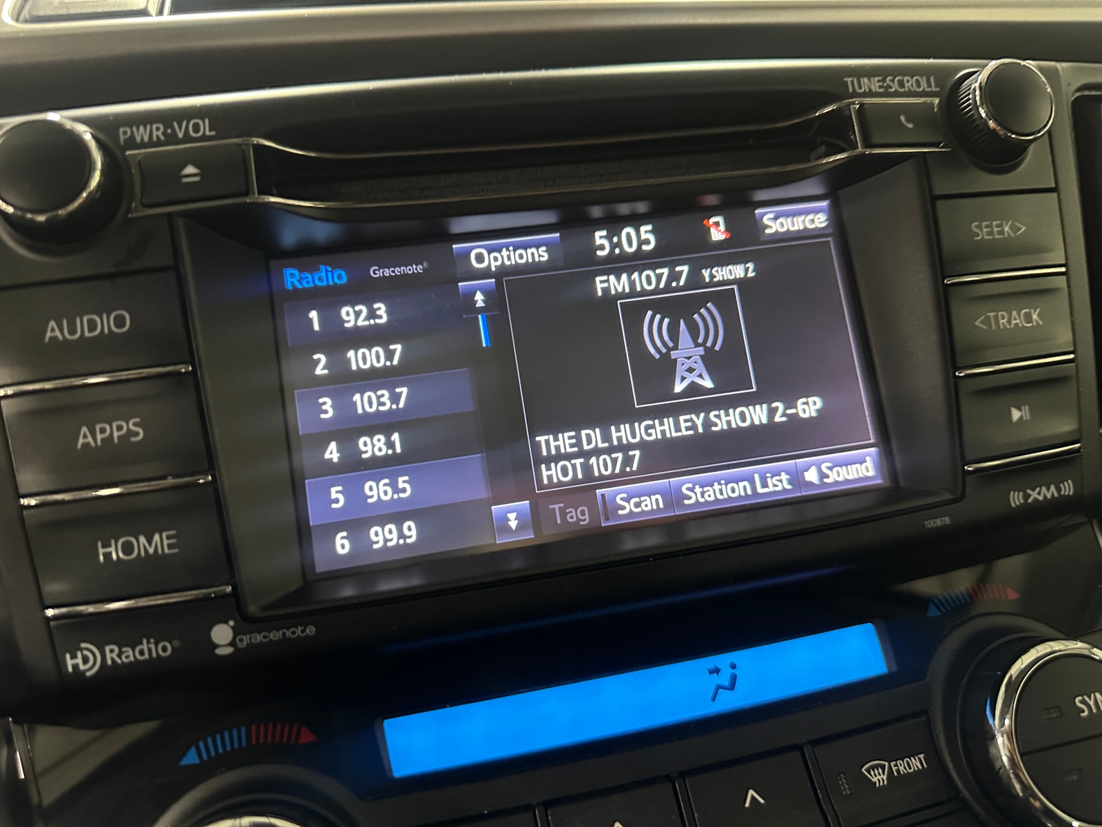 Thumbnail: 2018 Toyota RAV4 - 4