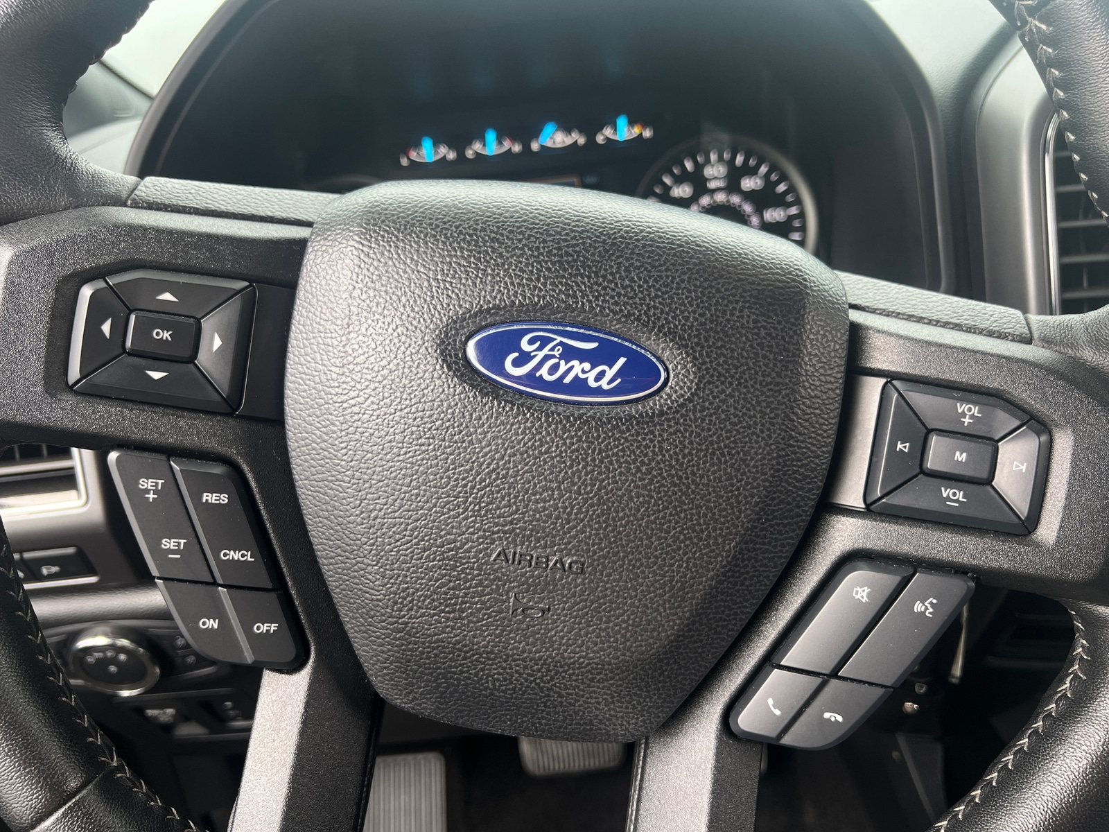 Thumbnail: 2019 Ford Econoline - 5
