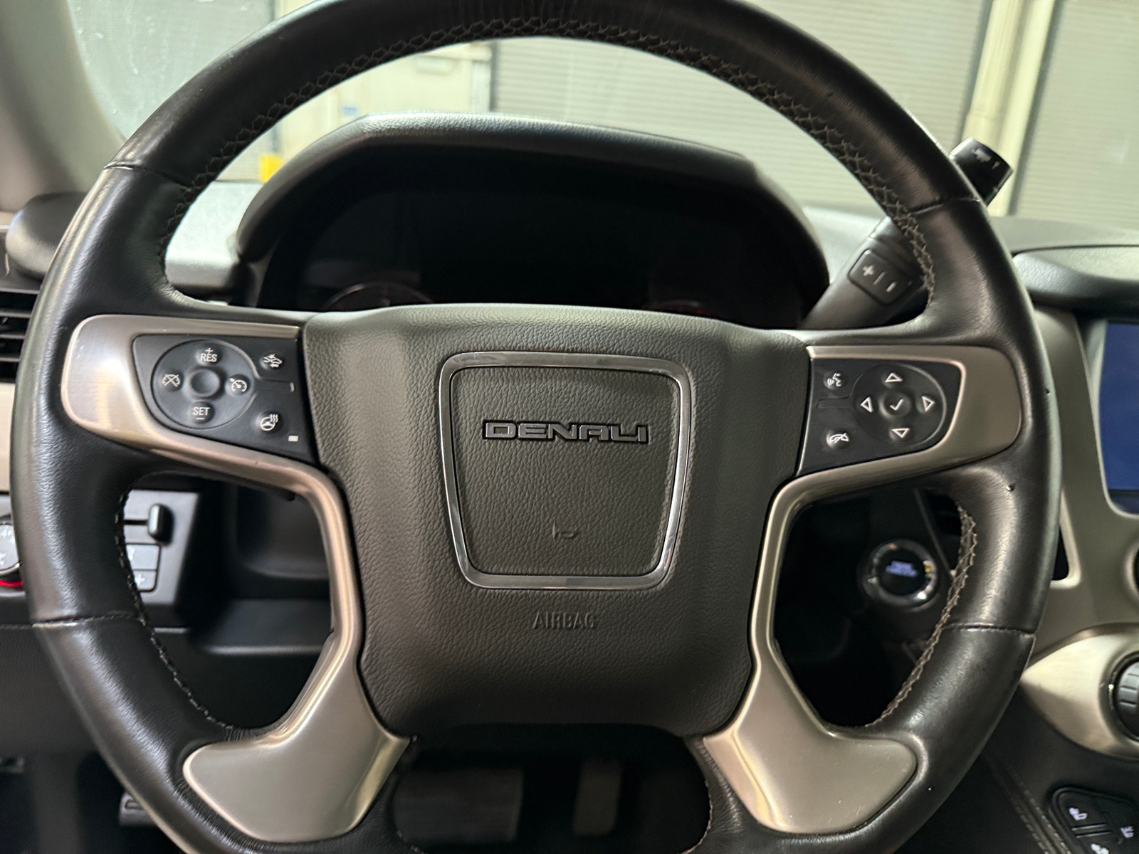 Thumbnail: 2015 GMC Yukon XL - 4