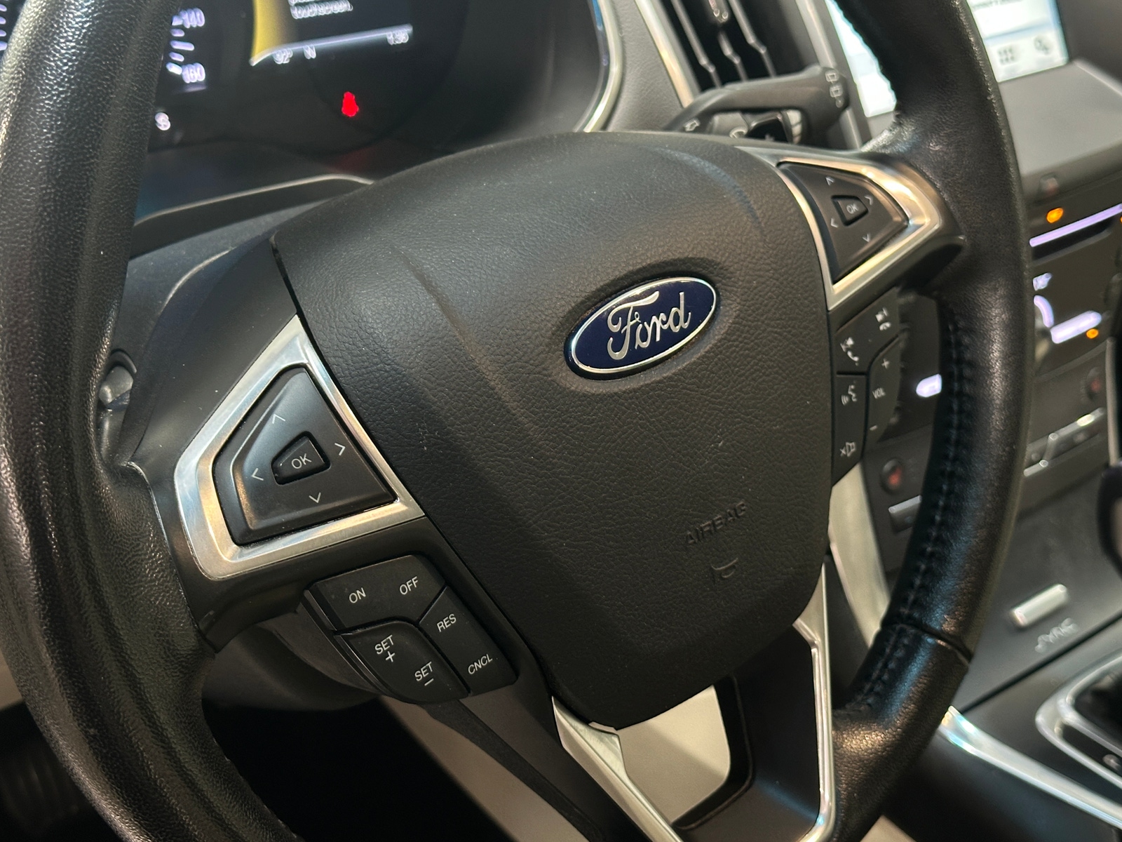 Thumbnail: 2016 Ford Edge - 4