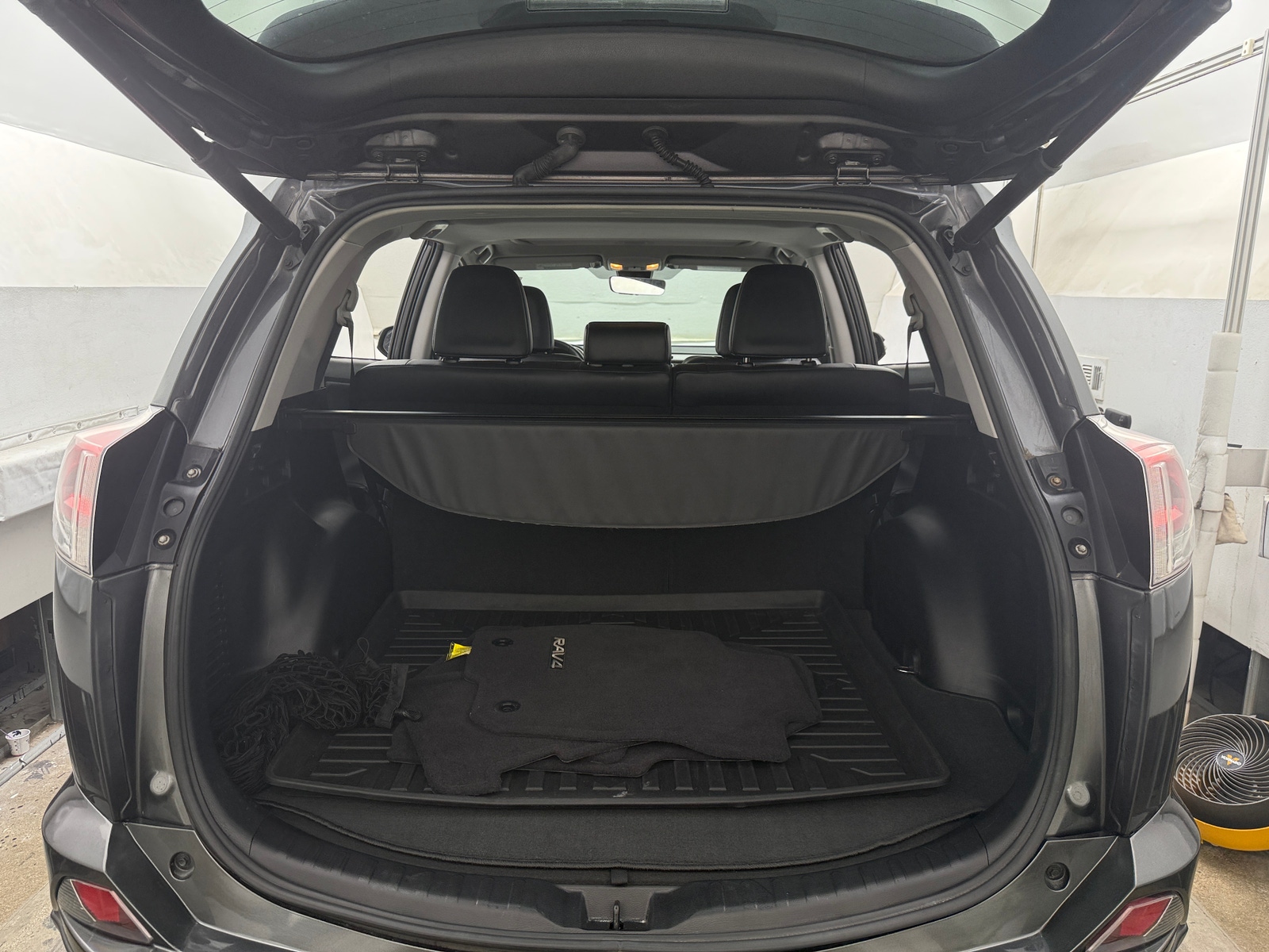 Thumbnail: 2016 Toyota RAV4 - 6