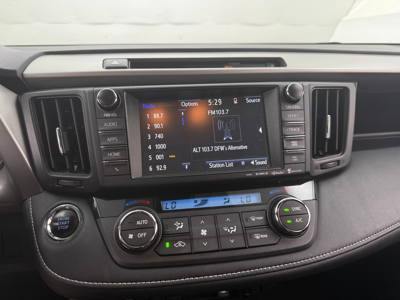 Thumbnail: 2016 Toyota RAV4 - 3