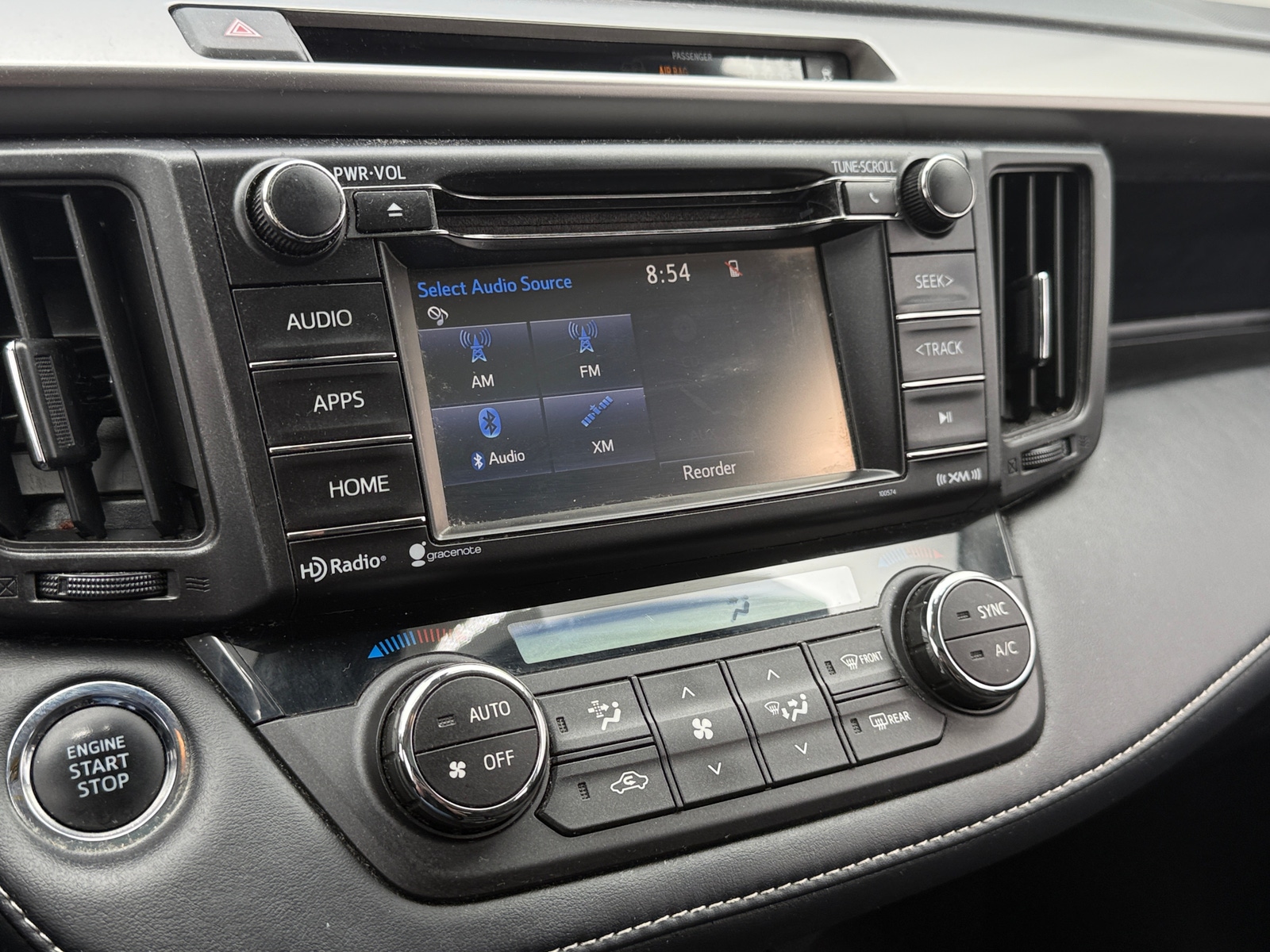 Thumbnail: 2018 Toyota RAV4 - 4