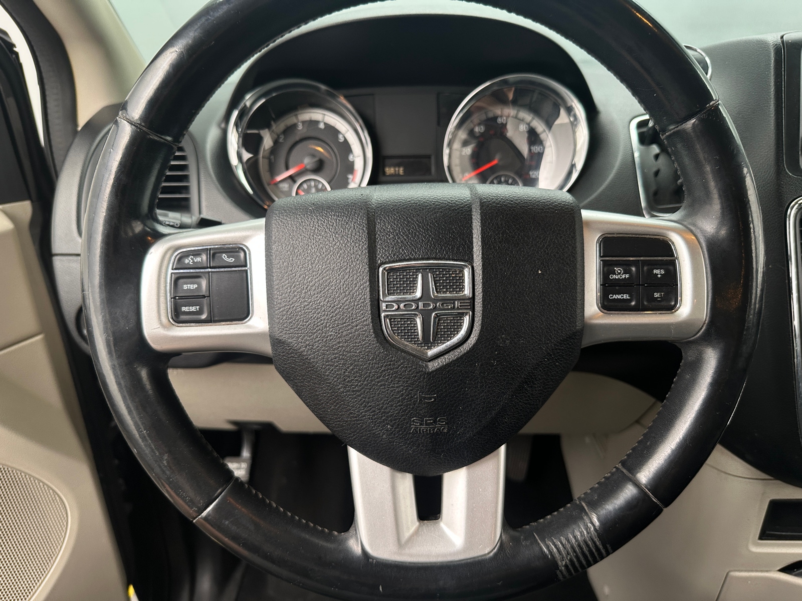 Thumbnail: 2017 Dodge Grand Caravan - 5