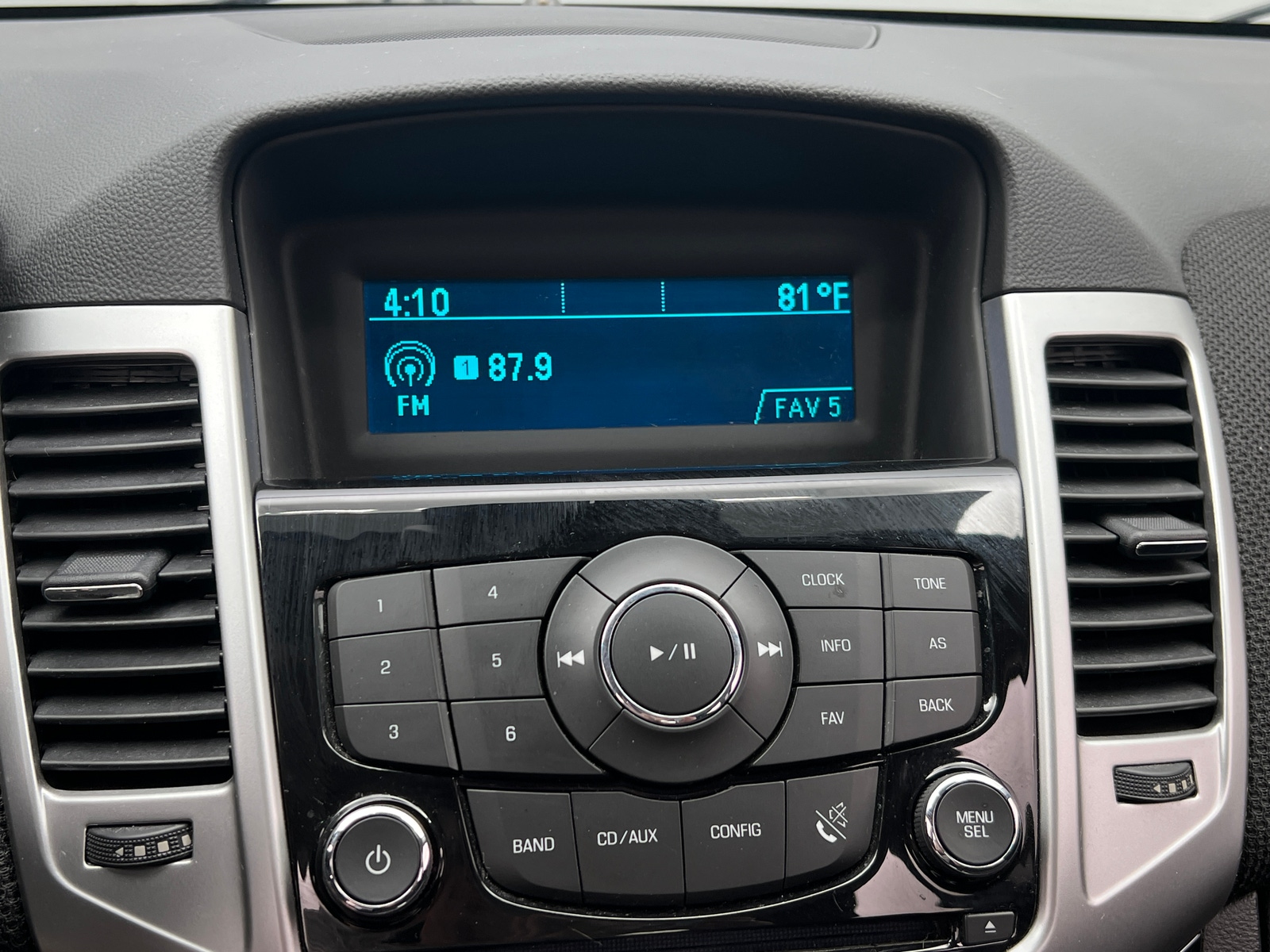 Thumbnail: 2016 Chevrolet Cruze - 4