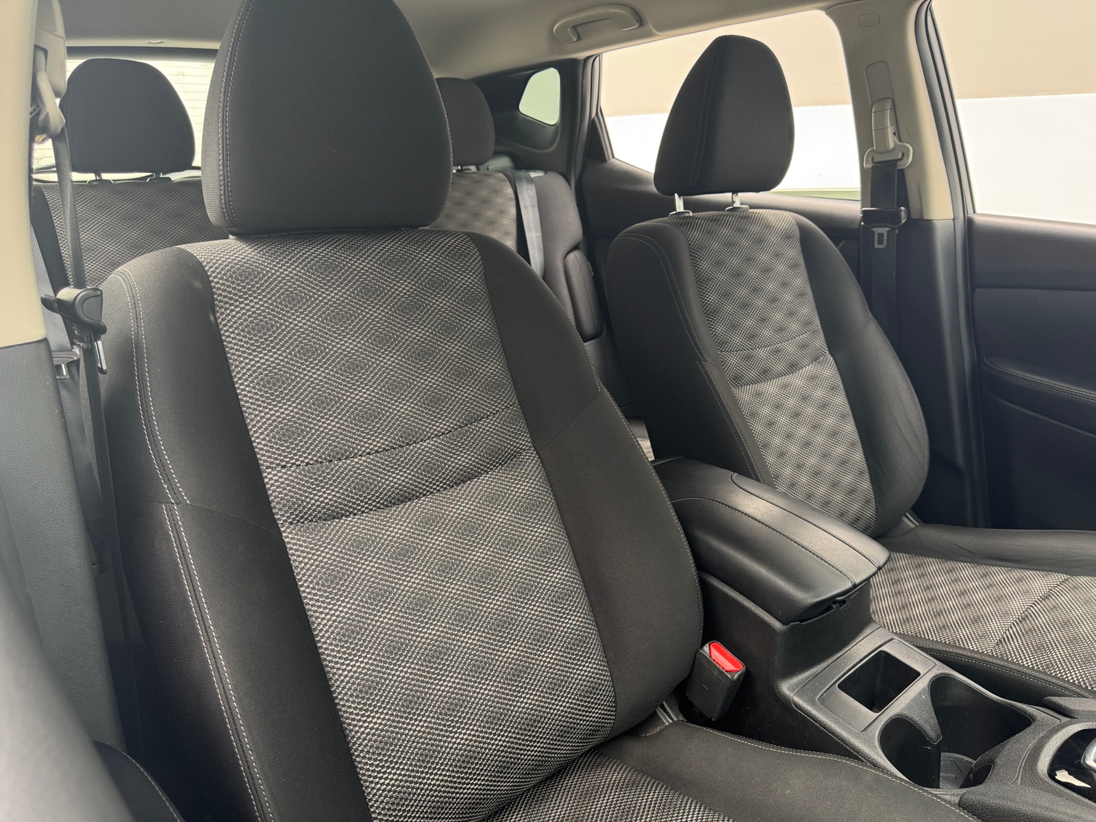 Thumbnail: 2020 Nissan Rogue Sport - 2