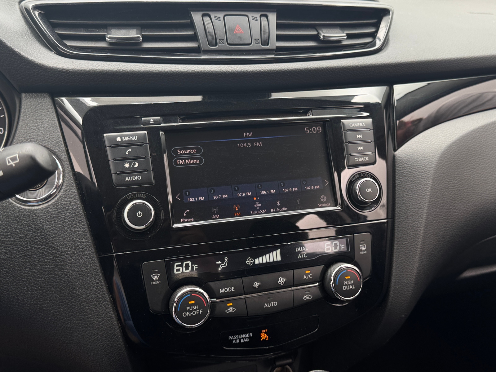 Thumbnail: 2020 Nissan Rogue Sport - 4