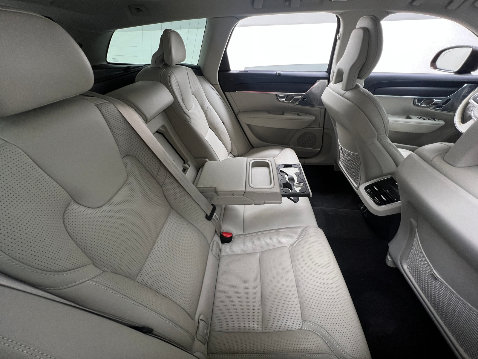 Thumbnail: 2017 Volvo V90 - 5