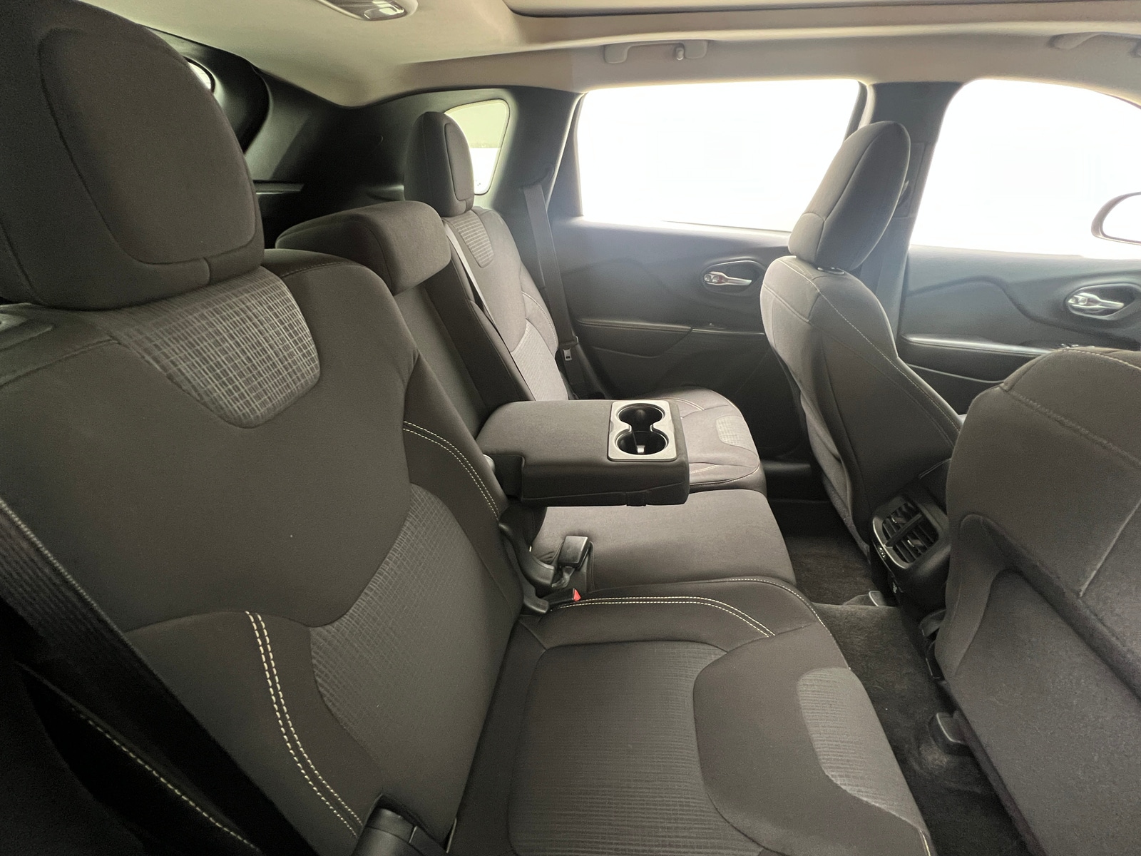 Thumbnail: 2015 Jeep Cherokee - 6