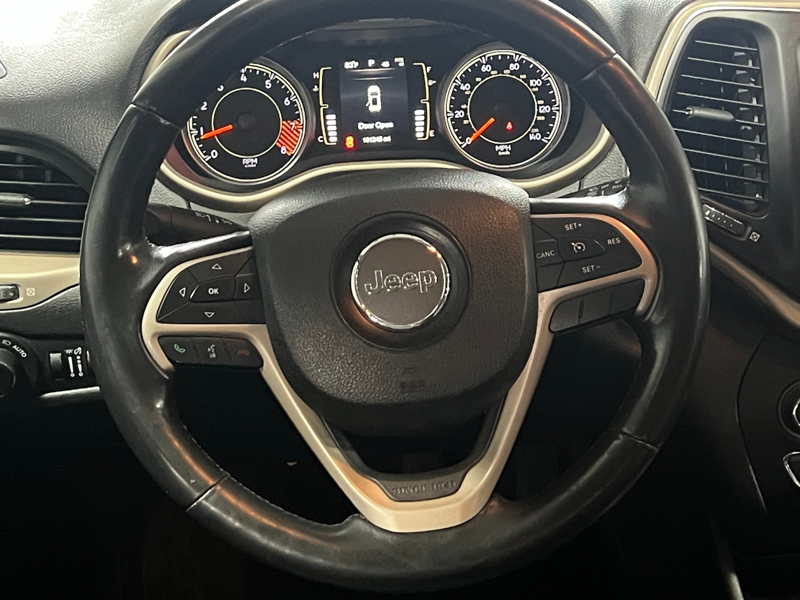Thumbnail: 2015 Jeep Cherokee - 5